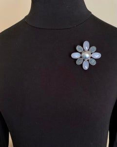 Stephen Dweck Broche de plata OAK One of A Kind Calcedonia azul Mabe Perla Druzy