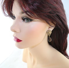 Stephen Dweck Rauchquarz florale Ohrringe mit Clip aus Messing