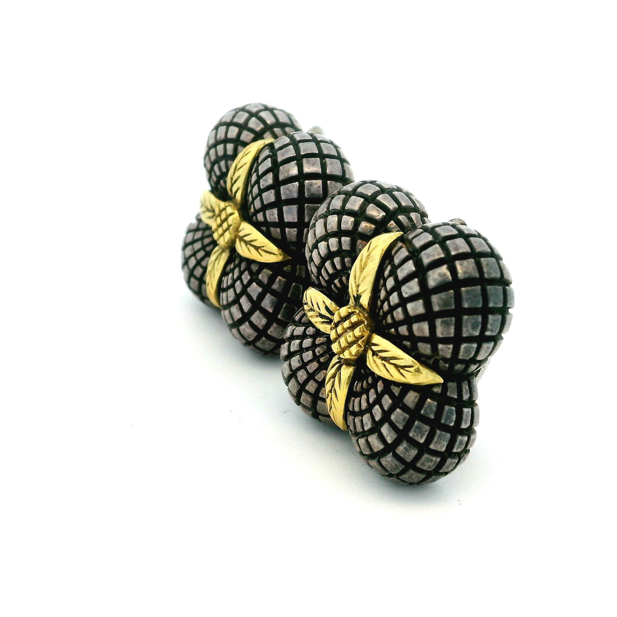Pendientes de clip florales de plata de ley y oro de 18 quilates Stephen Dweck, 28,6 g en venta 5