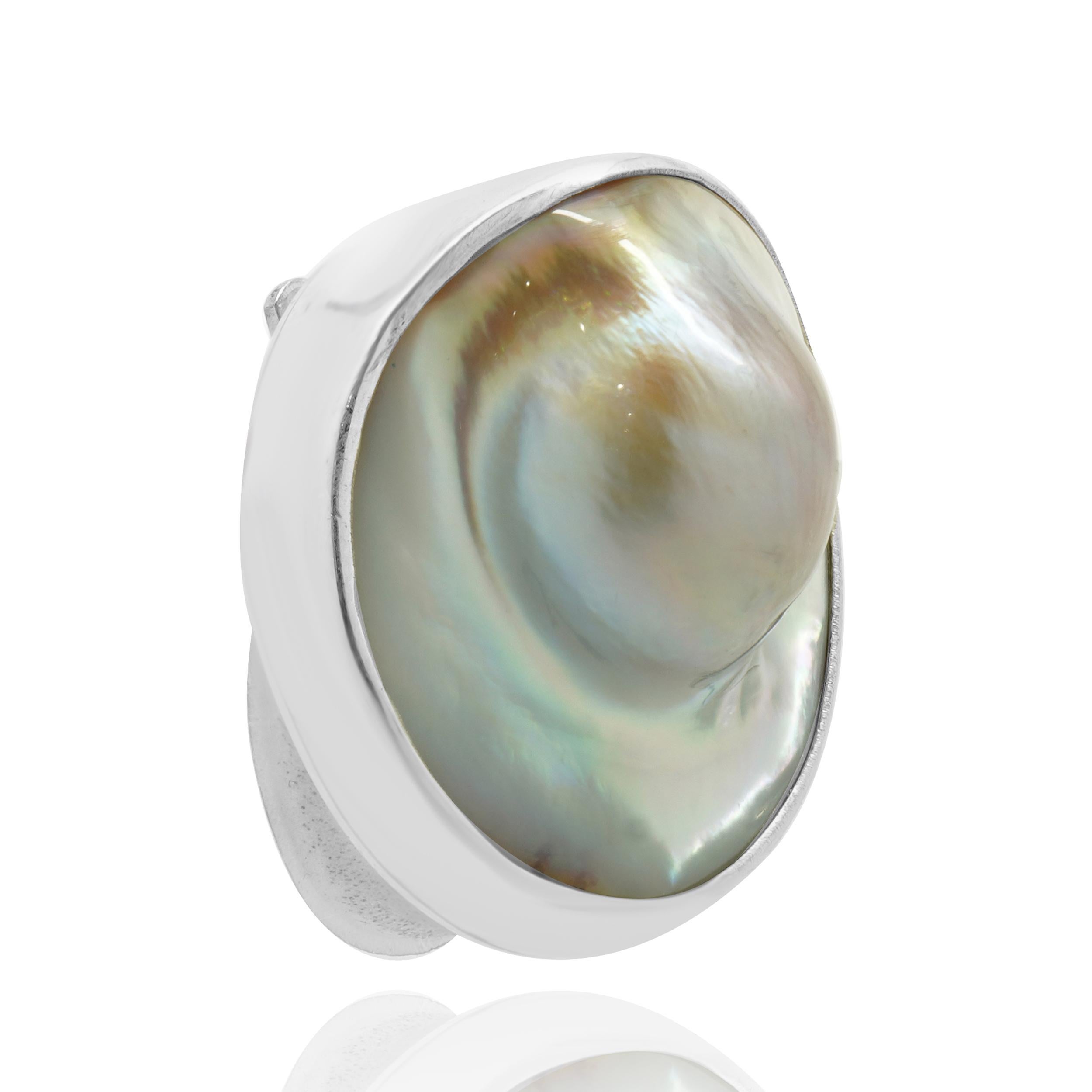 Designer: Stephen Dweck
Materiale: argento sterling
Peso: 30,60 grammi
Misura: gli orecchini misurano 27 mm di diametro