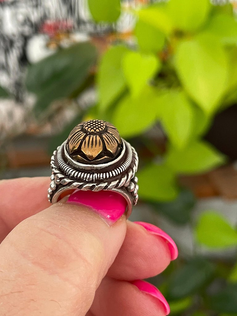 Stephen DWECK Sterling Silver Floral carved ring - New, Never Worn