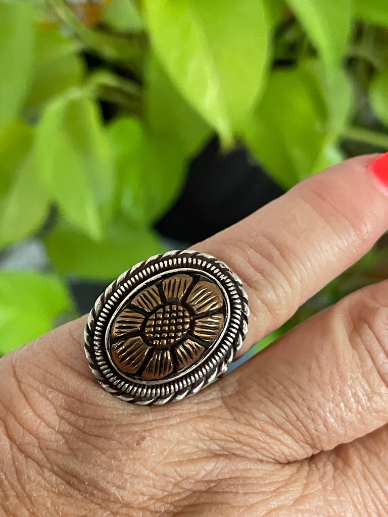 Stephen DWECK Sterling Silver Floral carved ring - New, Never Worn