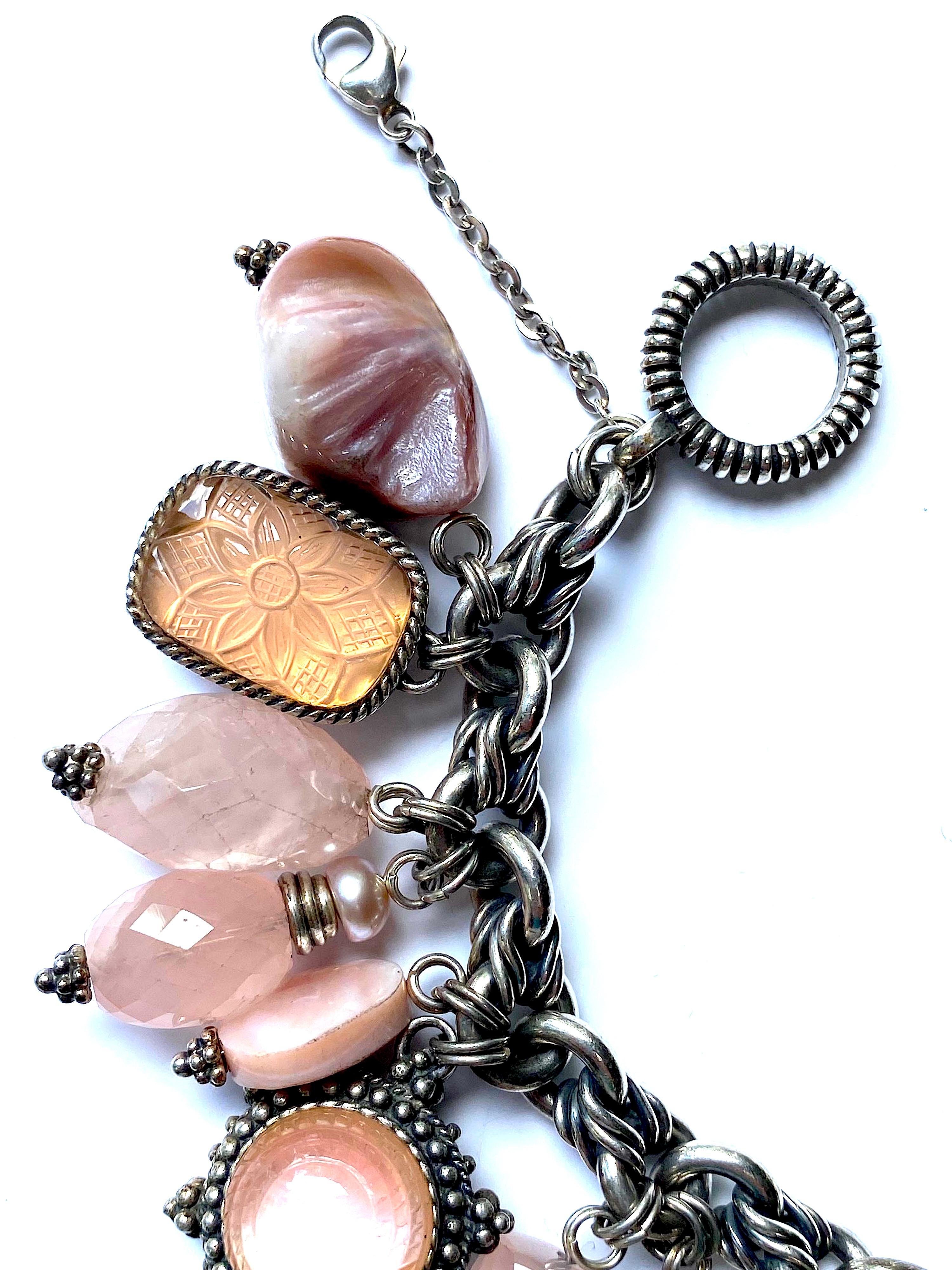 Taille ronde Stephen Dweck Bracelet à breloques en argent sterling, quartz rose et perles en vente
