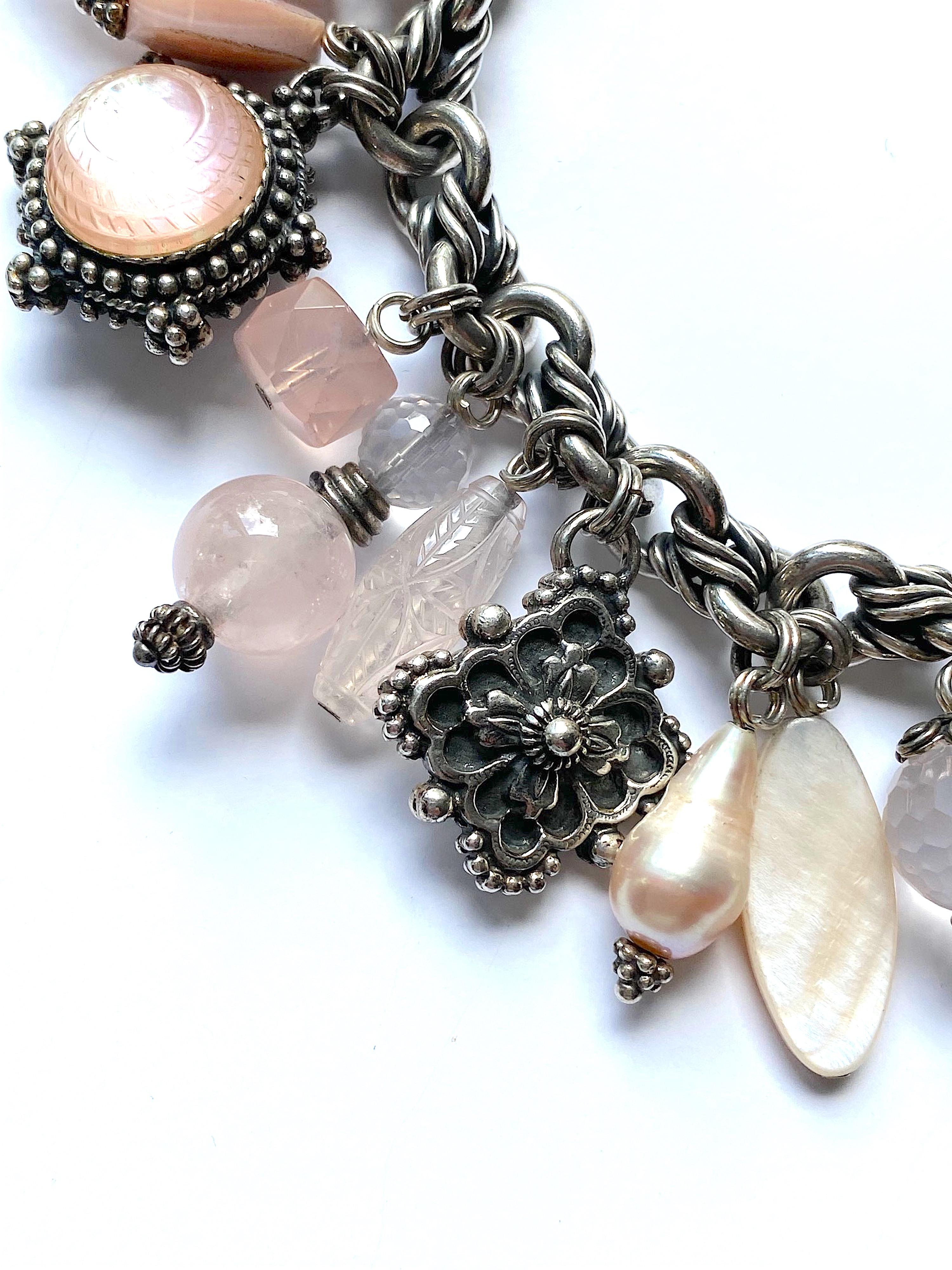 Stephen Dweck Bracelet à breloques en argent sterling, quartz rose et perles Pour femmes en vente