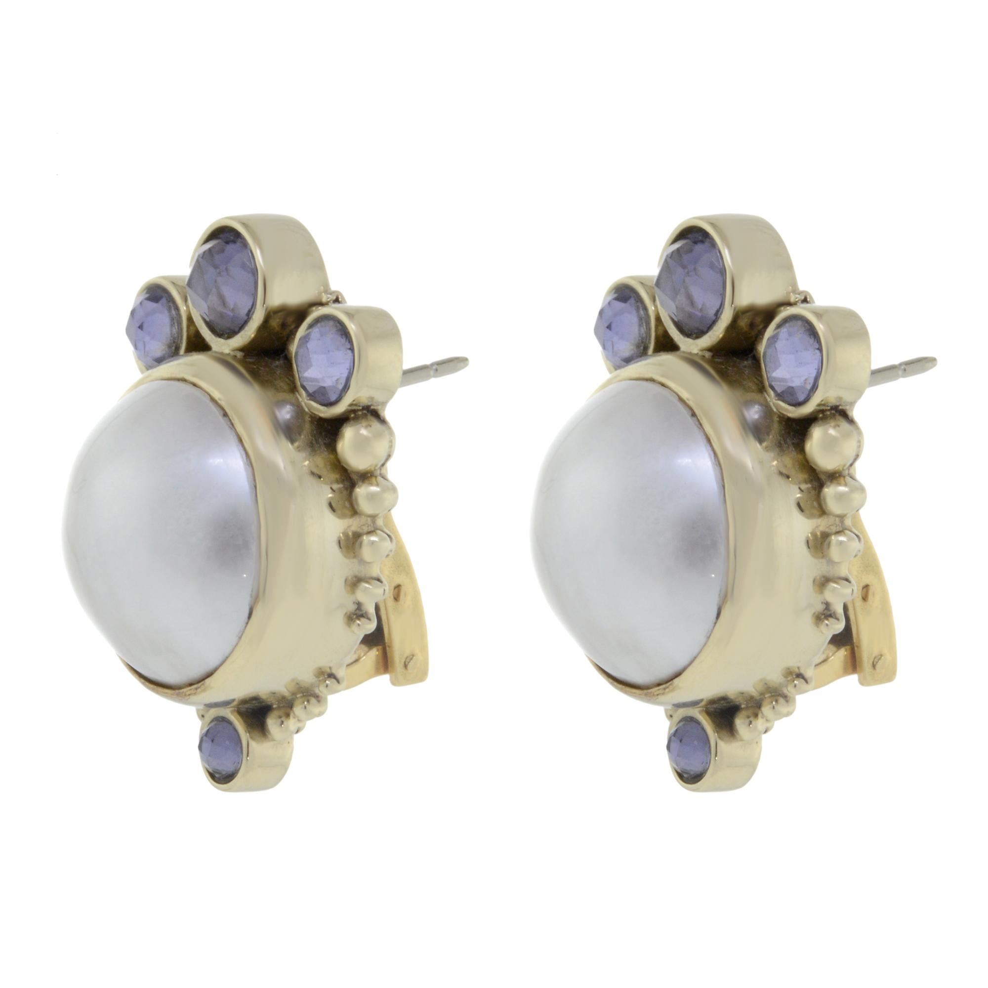 Round Cut Stephen Dweck White Pearl and Amethyst Earrings & Pendant Set 18K Yellow Gold  For Sale