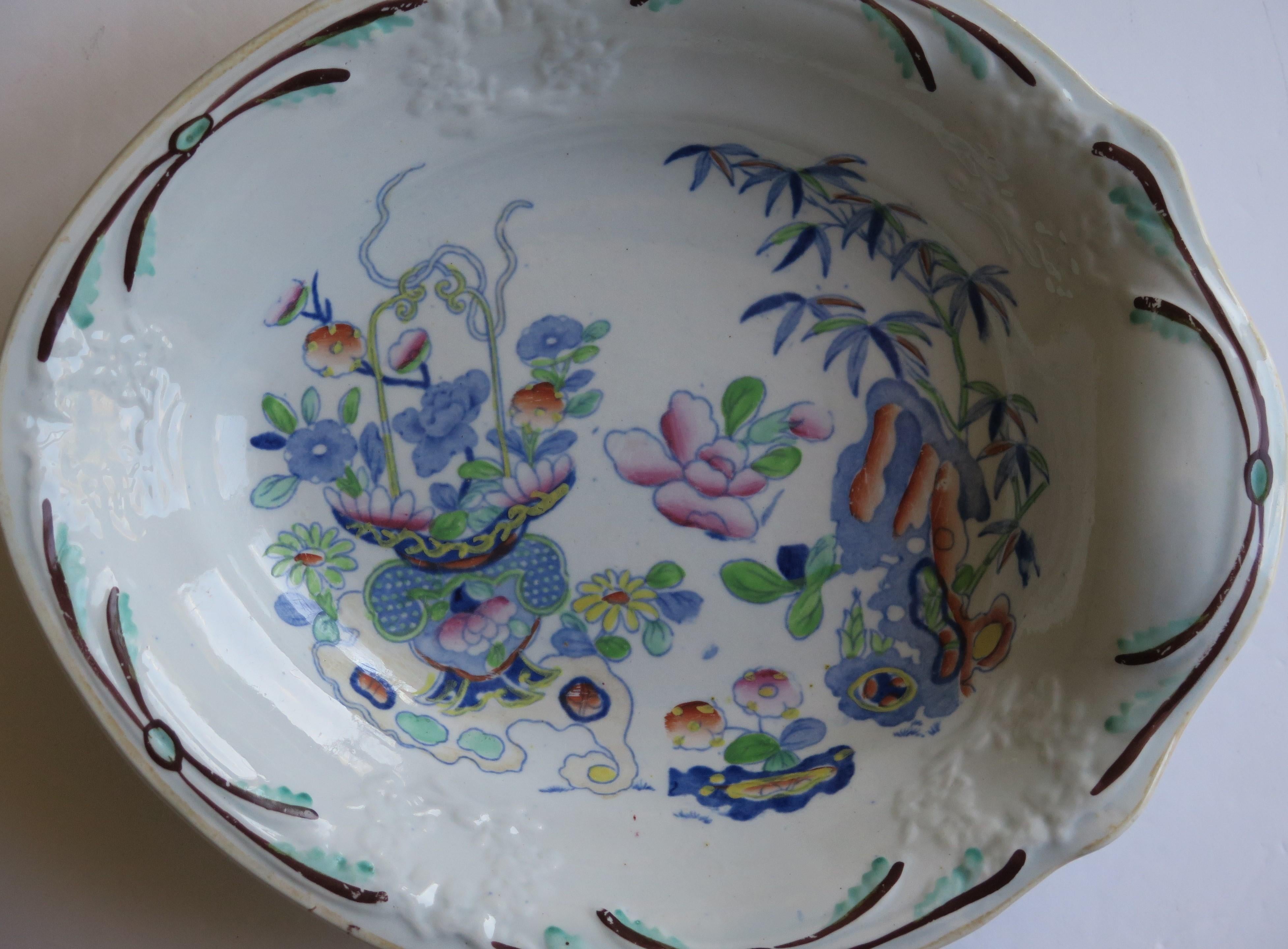 Hand-Painted Georgian Dish by Stephen Folch Bamboo & Basket Pattern Royal Arms Mark, Ca 1825 For Sale