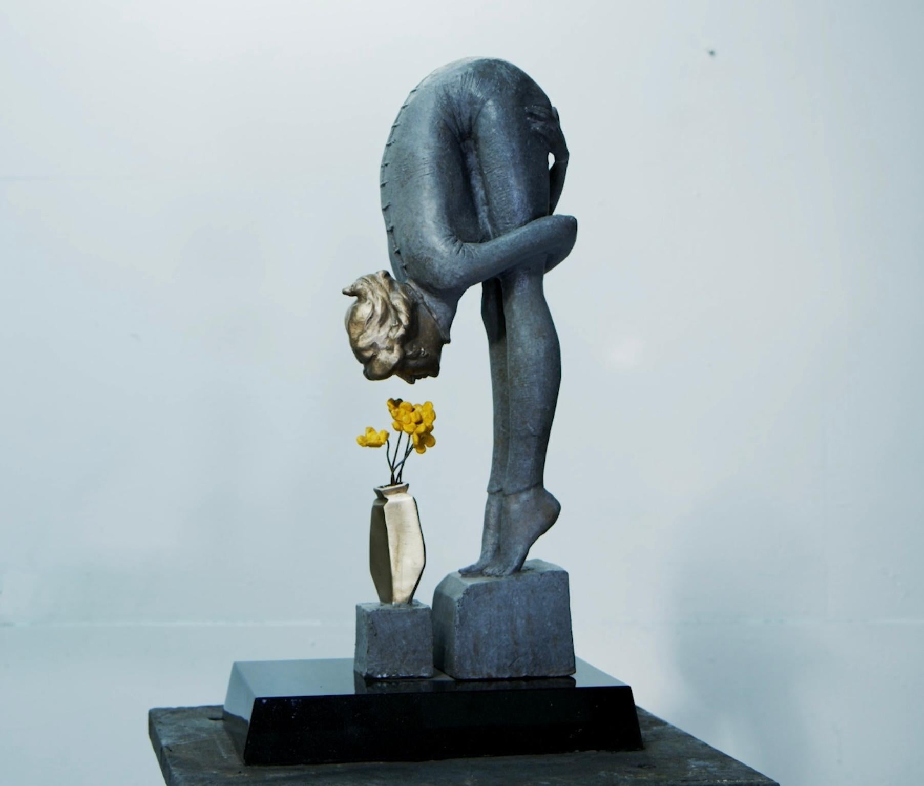 Flora and Fauna, Bronze sculpture on Granite base For Sale 1