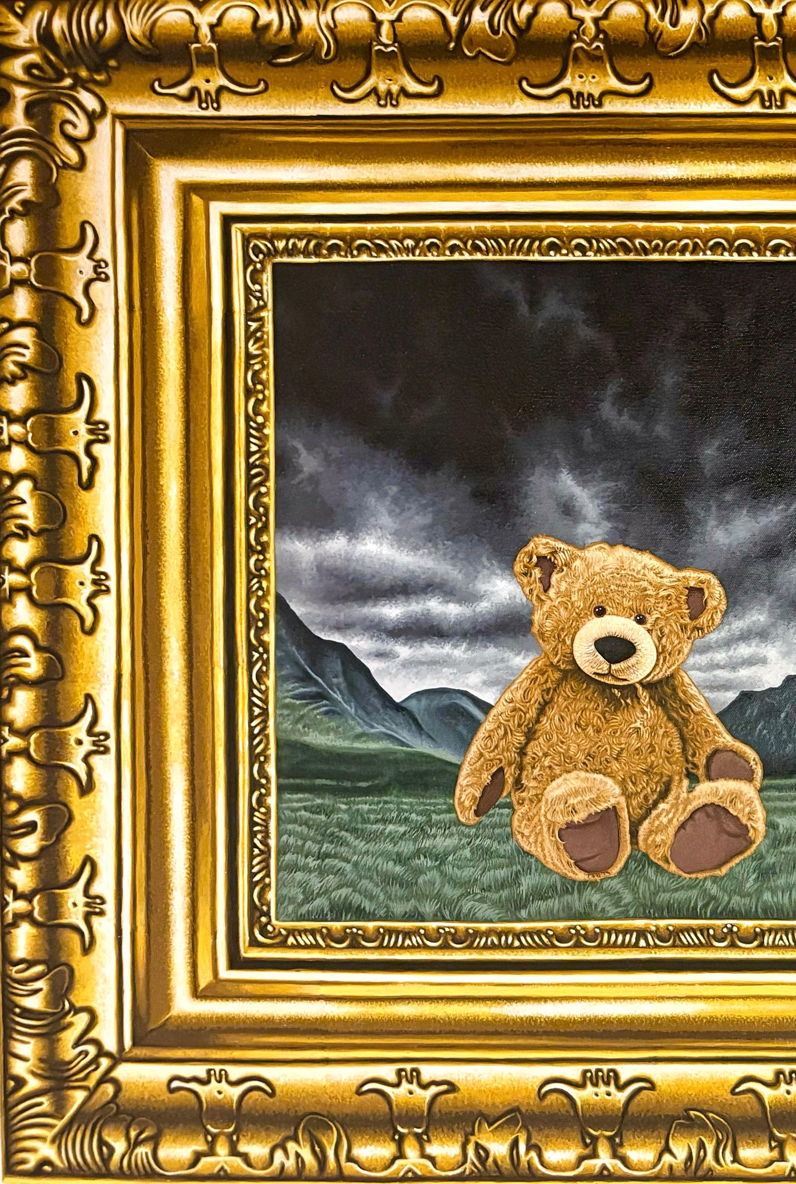 A forlorn teddy bear sits stranded in a desolate landscape, perhaps a metaphor for the plight of innocents around the world. Once again, the scene is encased in a trompe-l’œil gilded frame, underscoring its importance, value, and historical