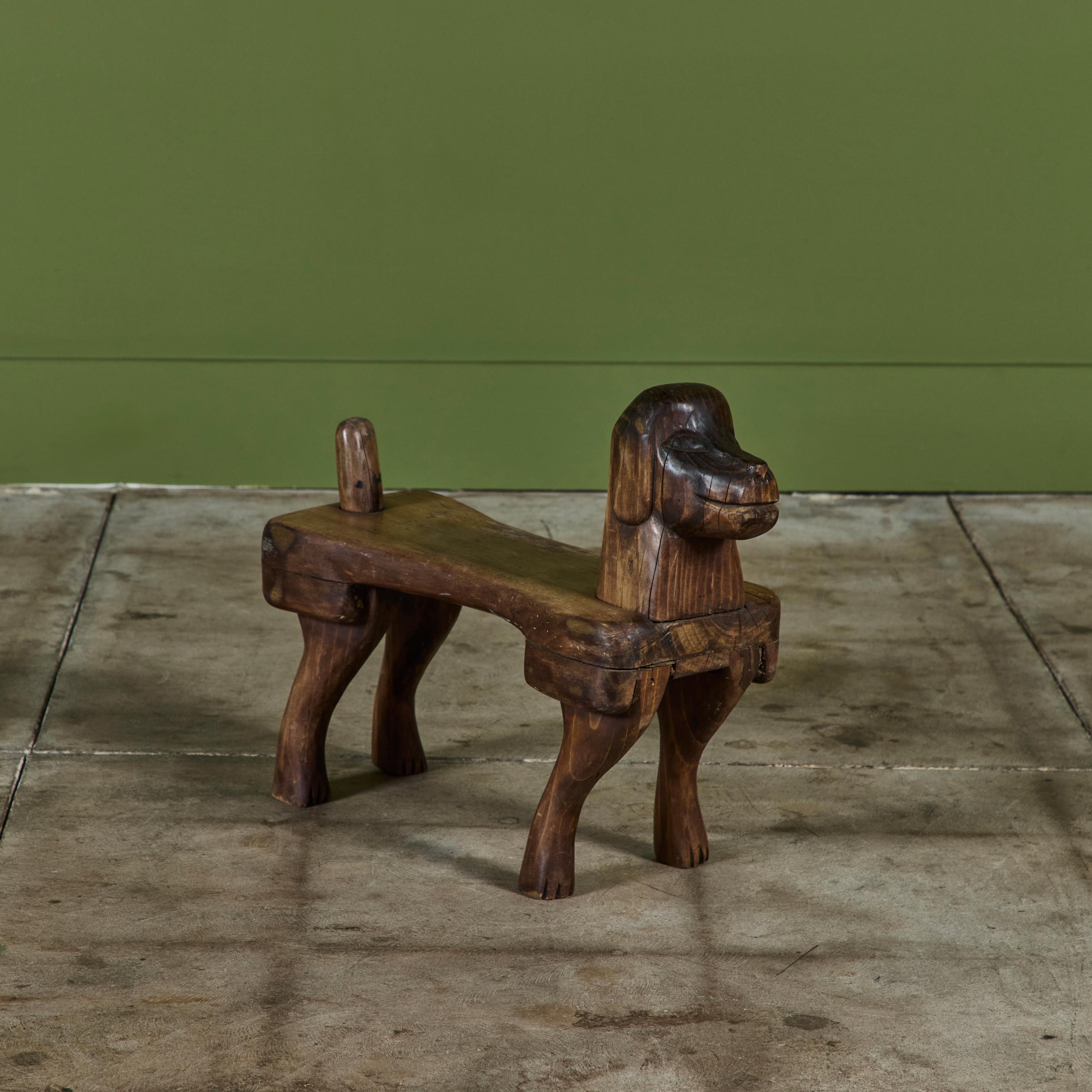 Stephen Huneck Reposapiés de madera tallada con forma de perro Madera en venta