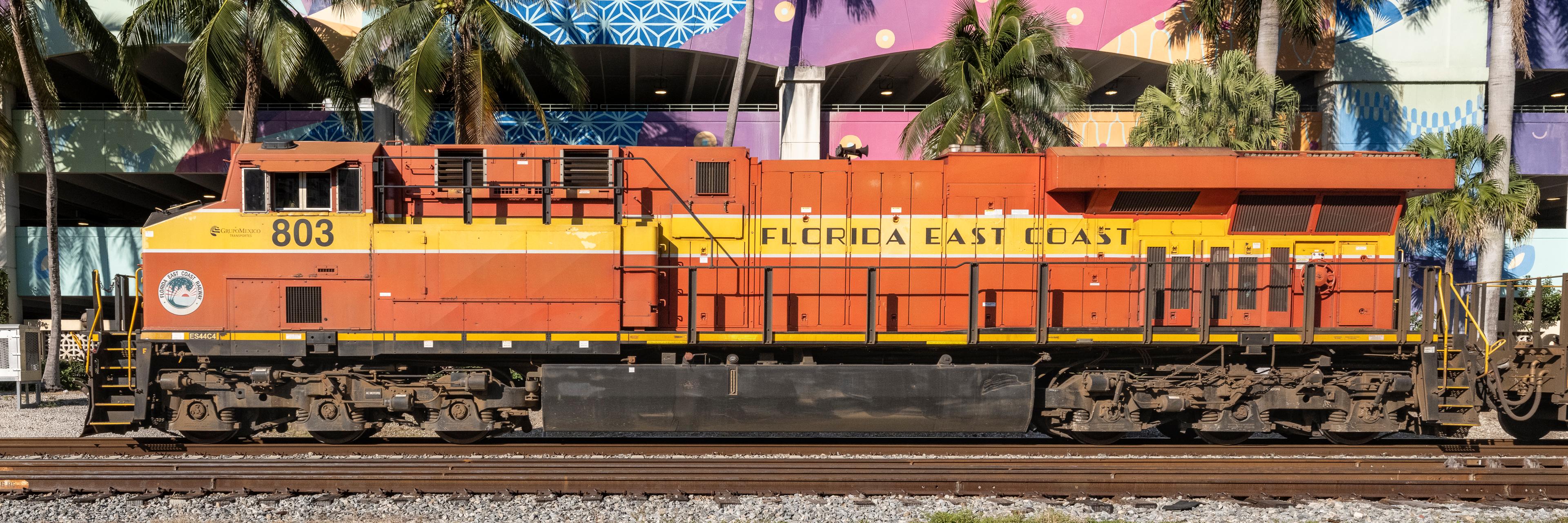"Lokomotive FEC 803" Florida East Coast Line mit Palmen, großformatiges Foto
