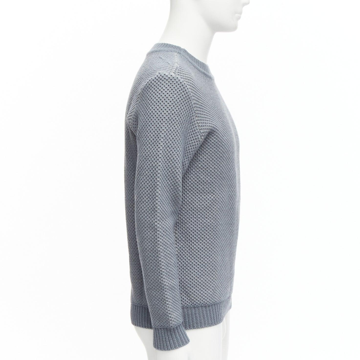 STEPHEN SCHNEIDER 100% textured waffle wool grey crew neck sweater Sz 4 L In Excellent Condition For Sale In Hong Kong, NT