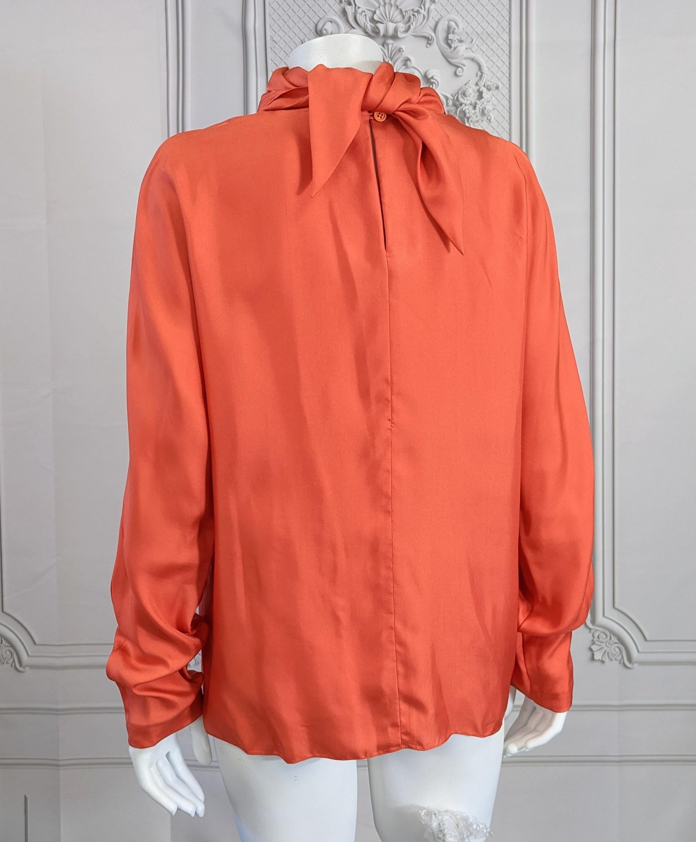 Stephen Sprouse Taschentuchbluse aus orangefarbenem Seidentwill für Damen oder Herren im Angebot