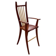 Chaise haute pour enfant Stephen Swift American Studio Craft Cherry Ash Sculpted