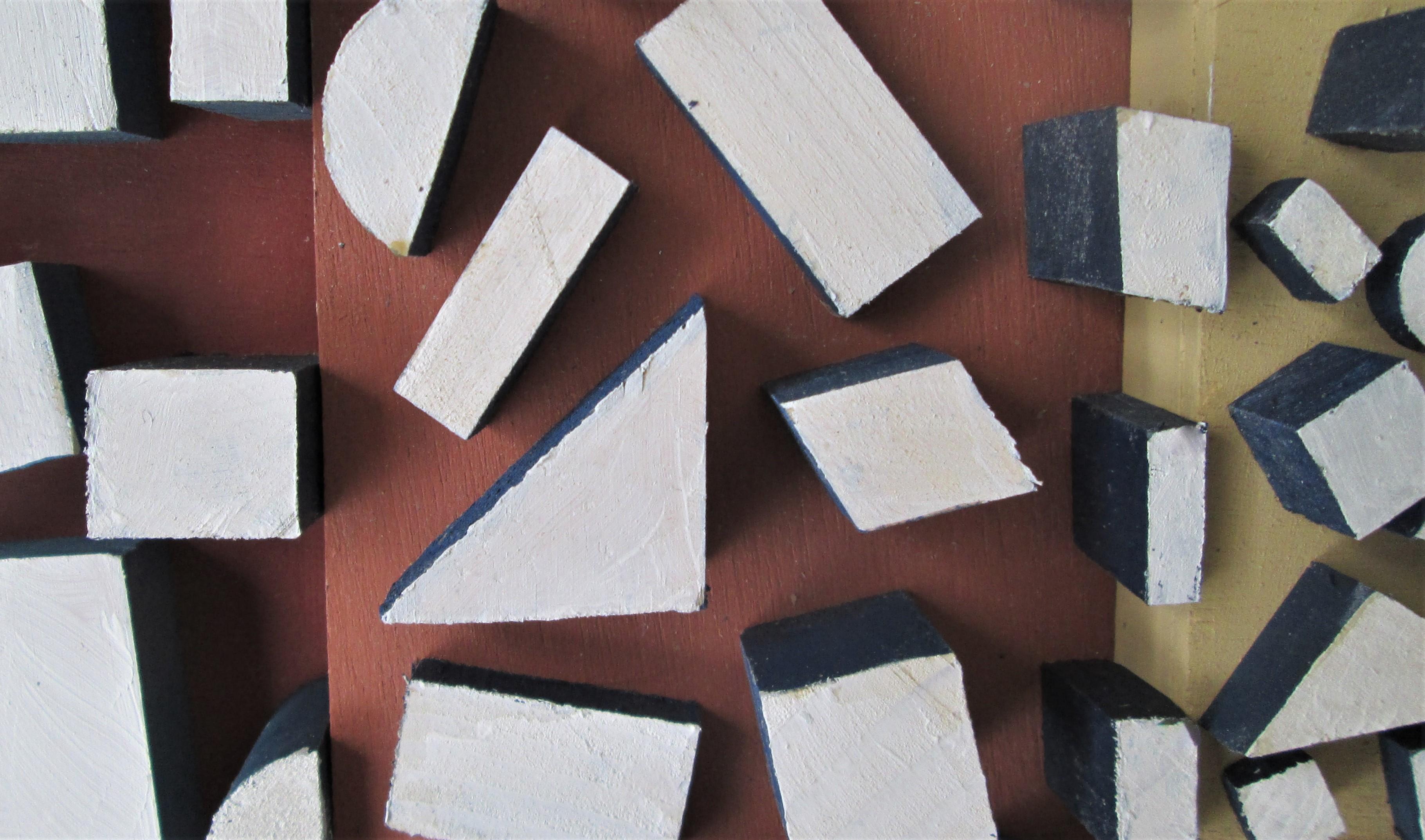Nagamba: Abstrakte geometrische Pop-Art-Holz-Wandskulptur, Burgunder, Gelb, Weiß im Angebot 3