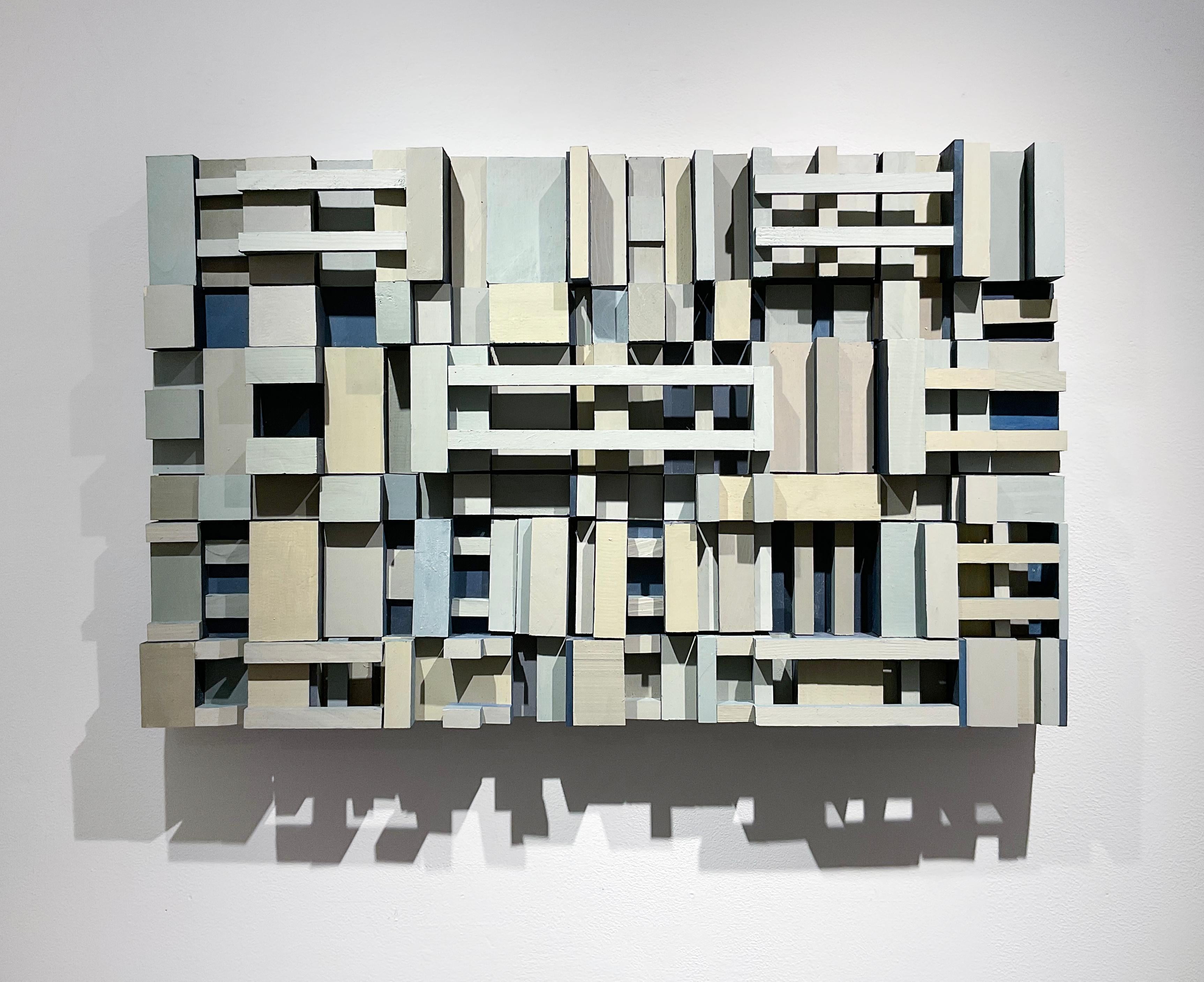 Over & About : Sculpture murale géométrique abstraite en bois gris, bleu clair, beige - Painting de Stephen Walling