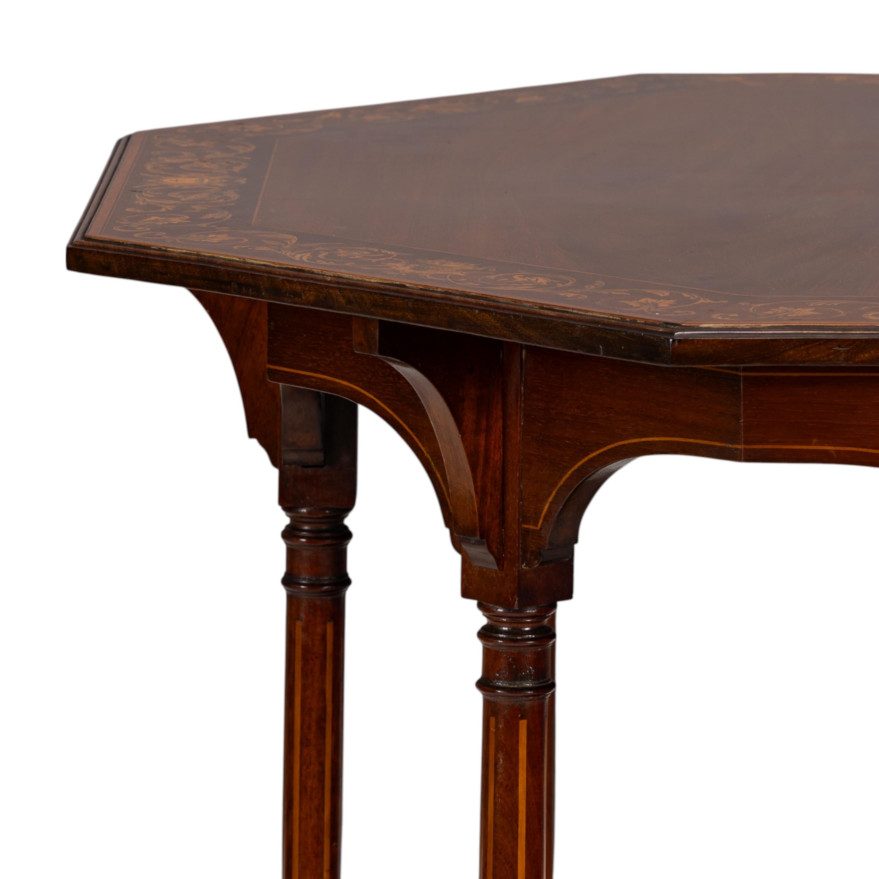 Stephens Webb, di Collinson & Lock. Tavolo da centro ottagonale Aesthetic Movement in vendita 2