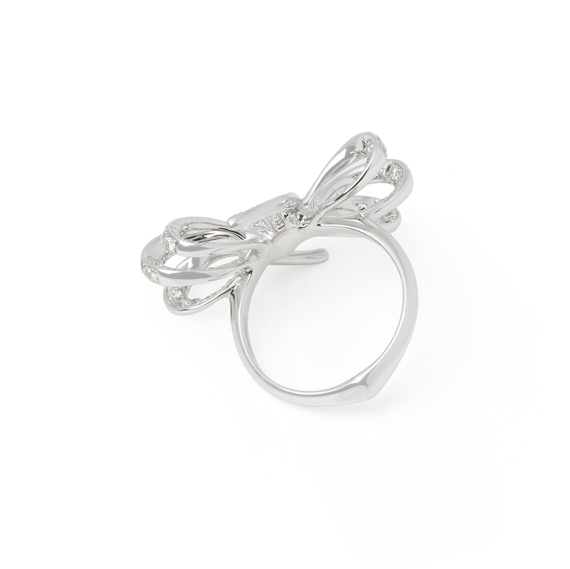 Women's Stephen Webster 18 Karat White Gold Forget Me Knot Pavé Diamond Bow Ring For Sale