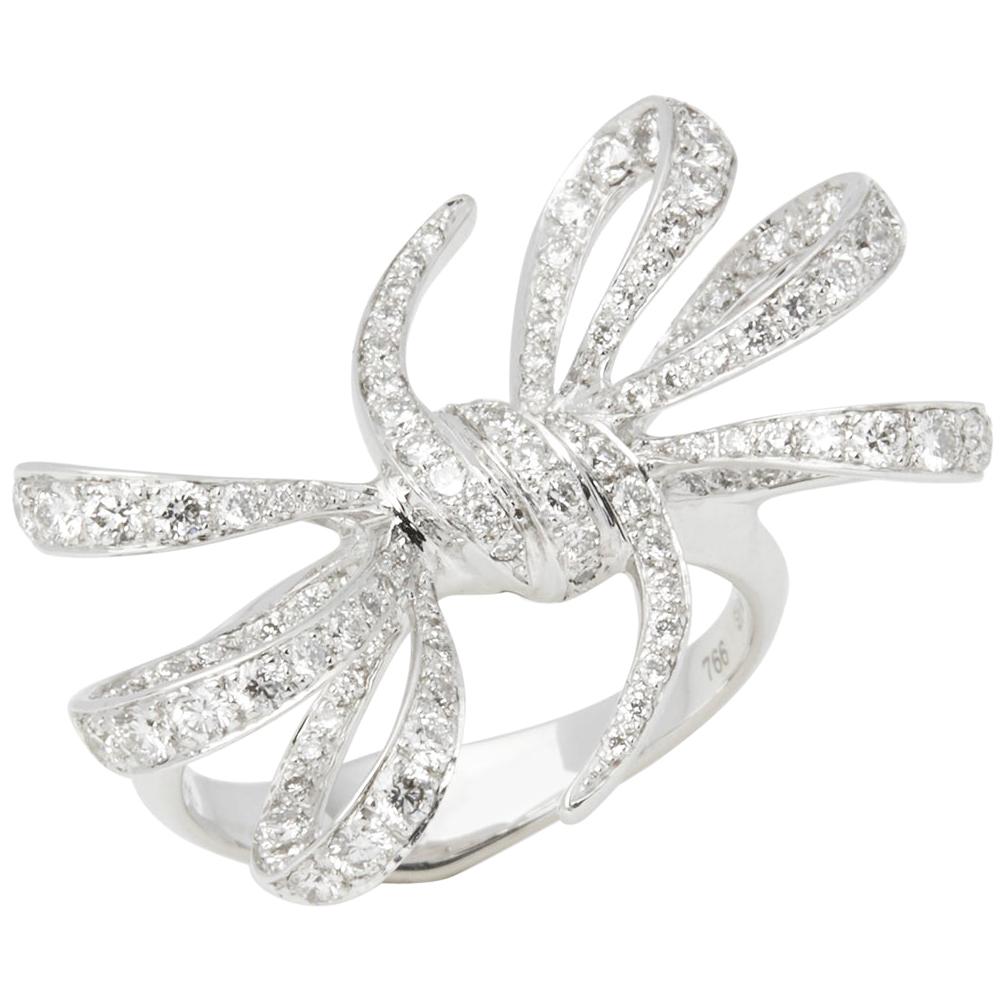 Stephen Webster 18 Karat White Gold Forget Me Knot Pavé Diamond Bow Ring For Sale