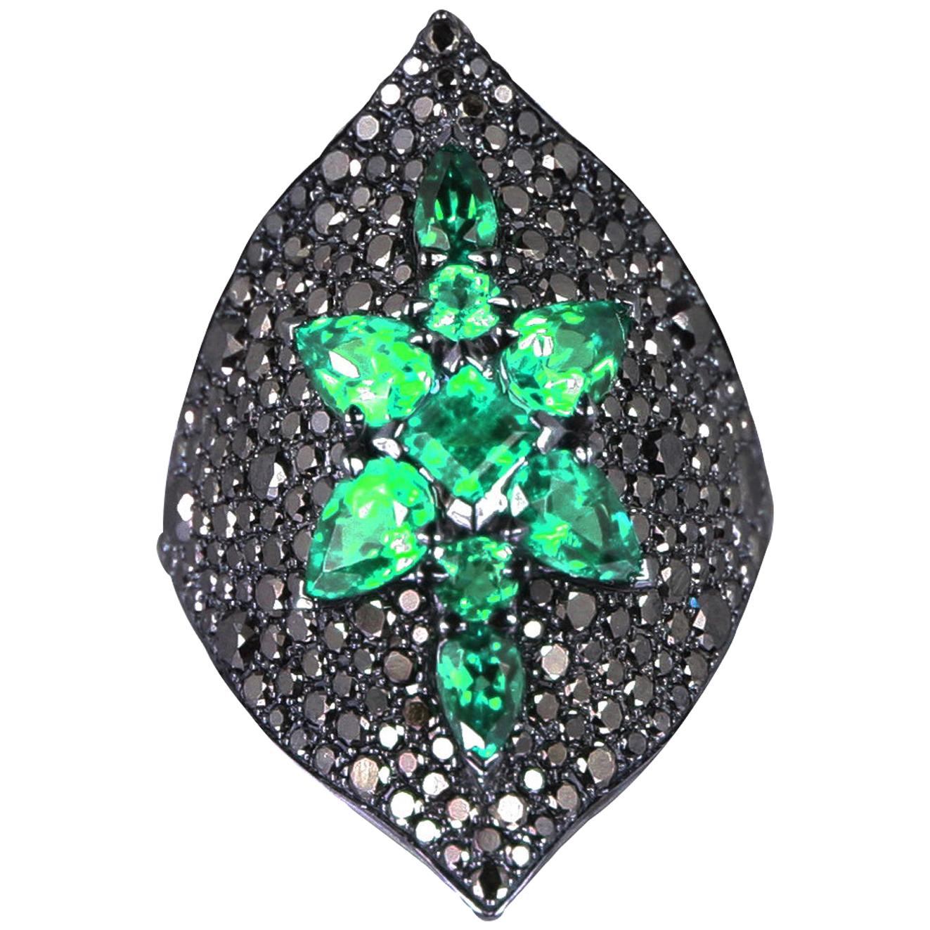 Stephen Webster Belle Époque Emerald and Diamond Armadillo 18ct White Gold Ring