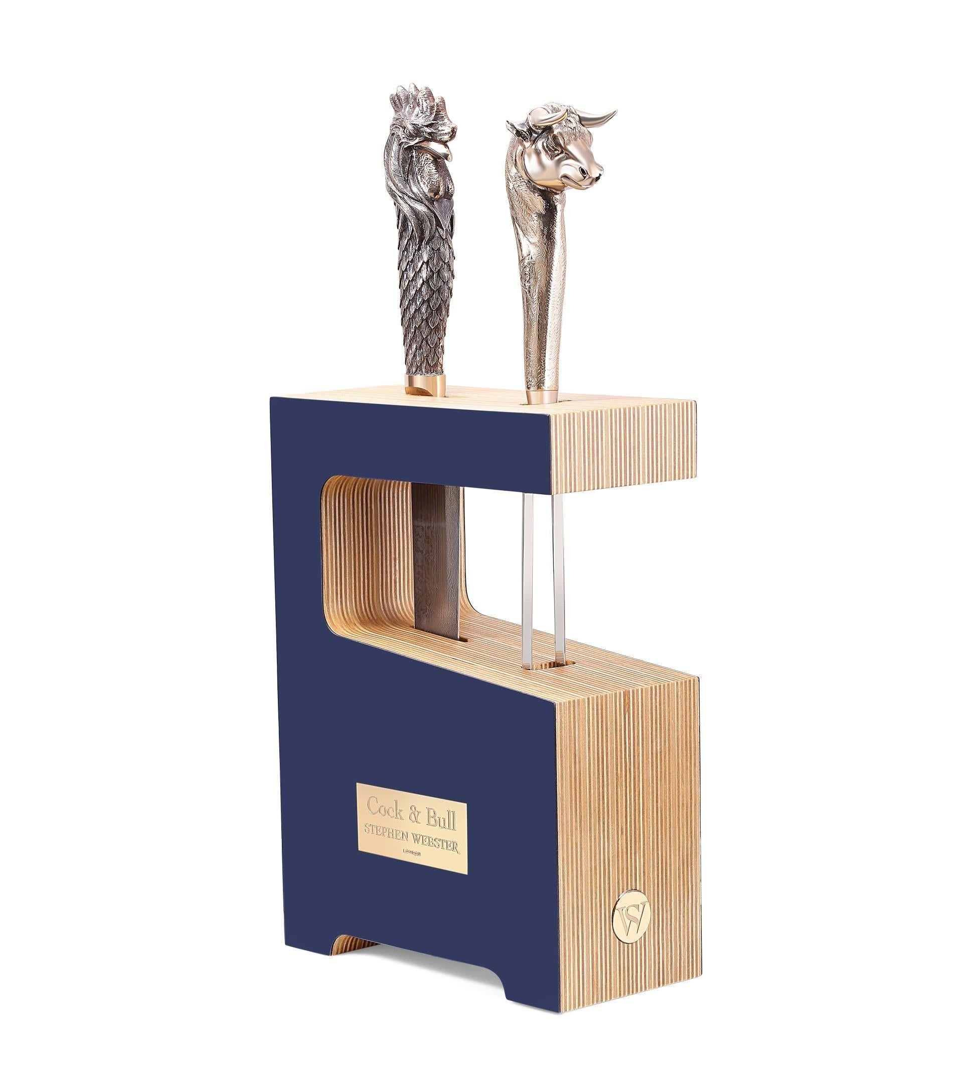 Cock and bull carving set and knife block (as seen in limited edition blue) - cock and bull carving set and knife block (as seen in limited edition blue) - featuring a cock head Damascus steel knife and bull head stainless steel fork.

Please
