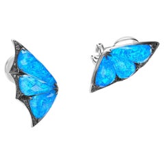 Stephen Webster Orecchini a farfalla Crystal Haze blu opalescente, diamanti neri