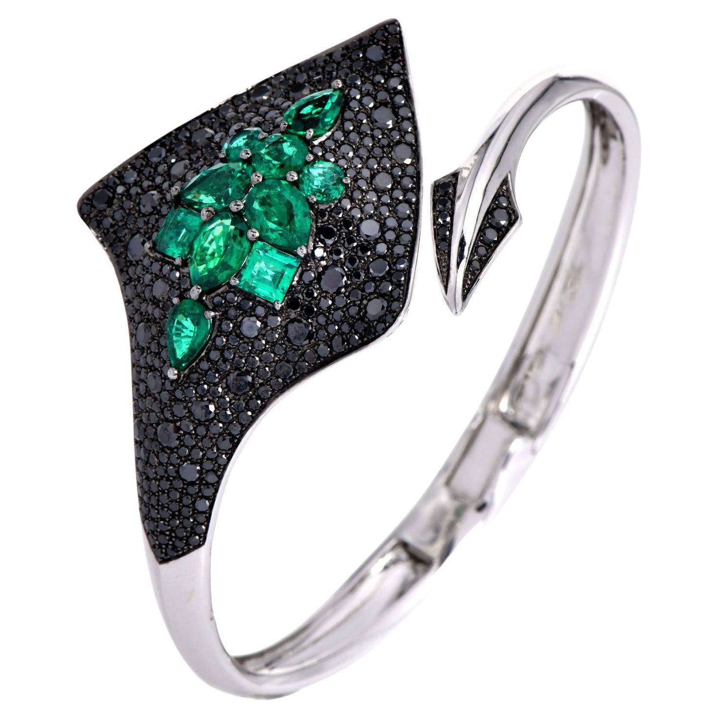 Stephen Webster Diamond Emerald 18K Stingray Cuff Bracelet For Sale