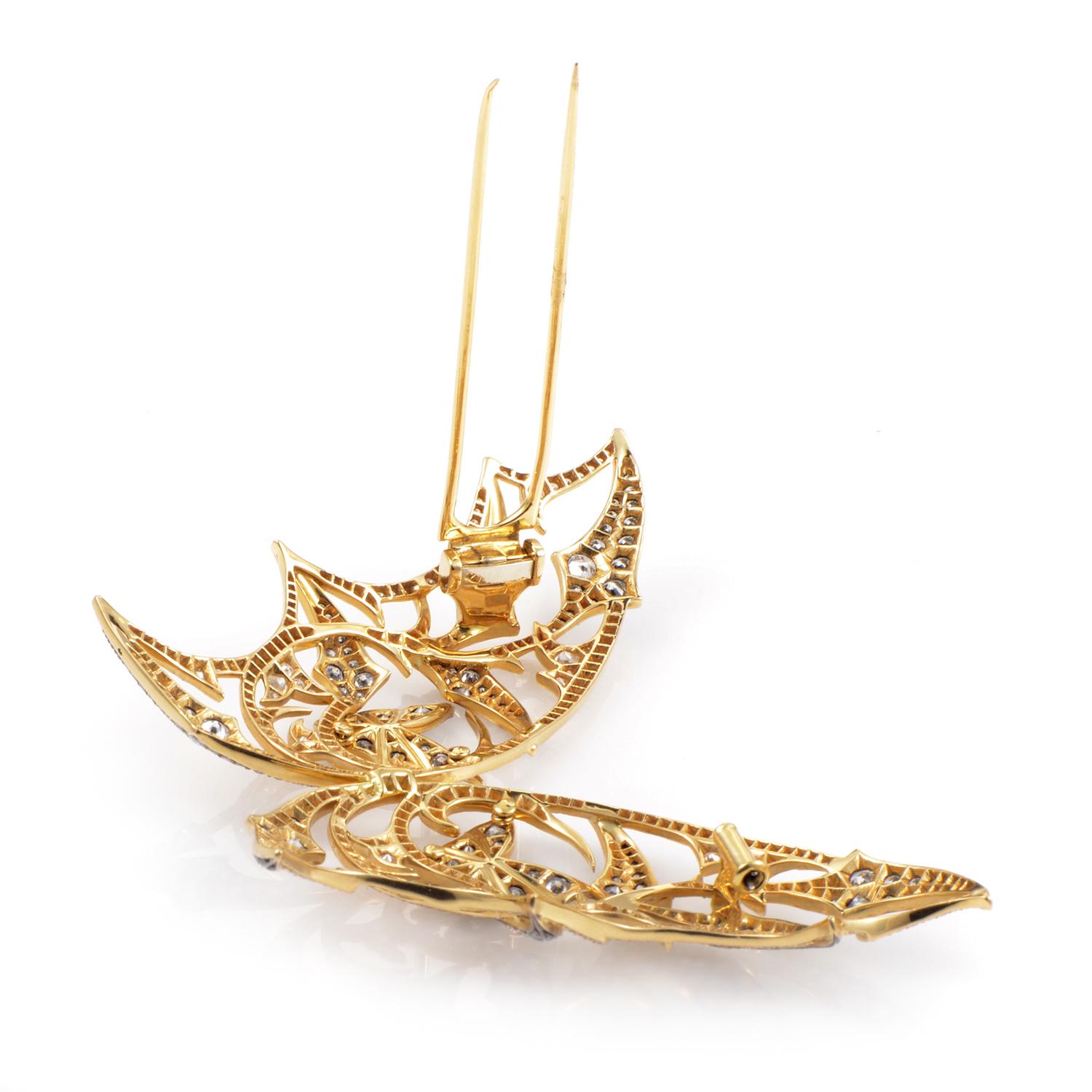 Stephen Webster Fly by Night 18 Karat Yellow Gold Diamond Batmoth Brooch In New Condition In Southampton, PA