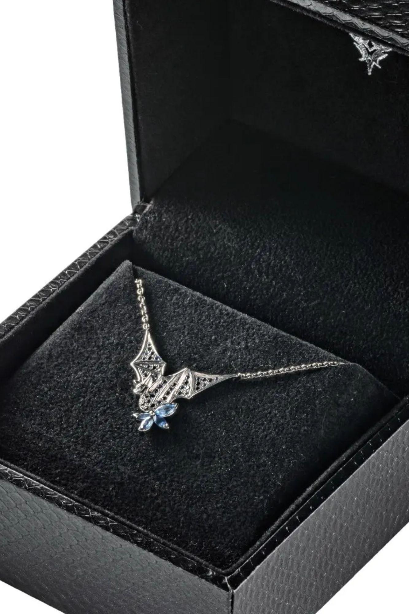Stephen Webster Bat Pend Black and Blue Sappphires White Gold Pendant In New Condition For Sale In North Miami Beach, FL