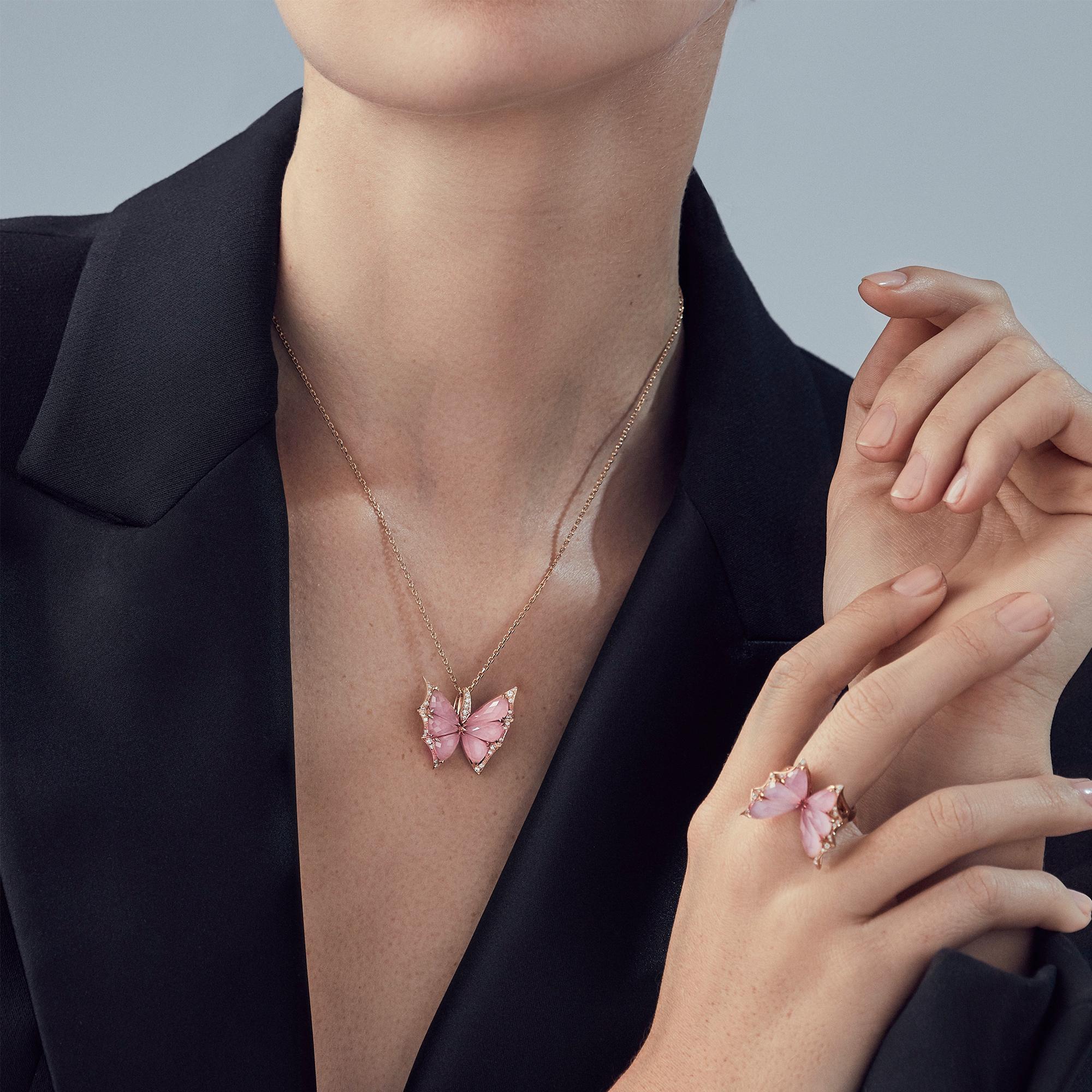 Im Angebot: Stephen Webster Fly by Night: Ring mit rosa Opalkristall Haze und weißen Diamanten () 4