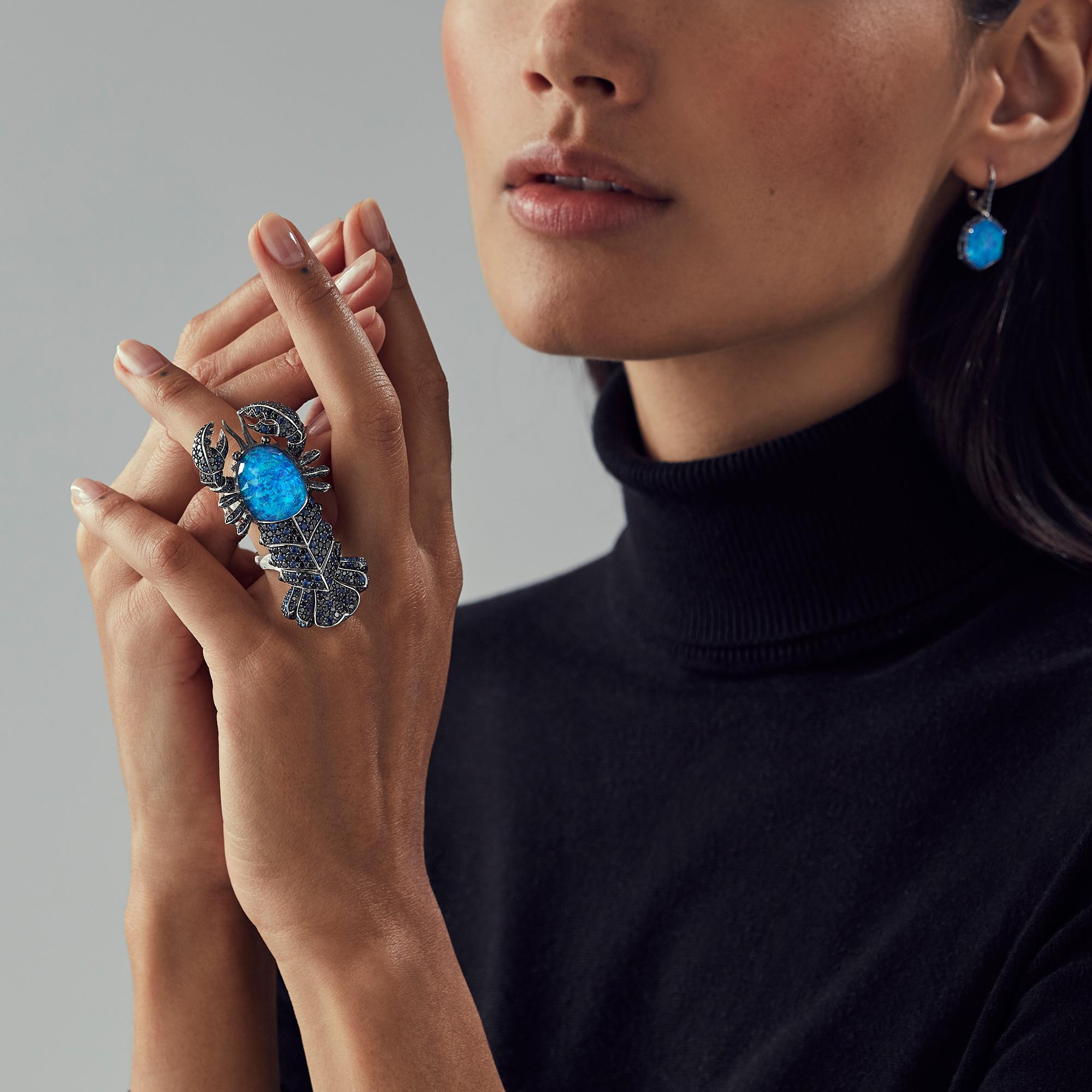 Im Angebot: Stephen Webster Jewels: Verne Lobster Crystal Haze Langer Finger 18 Karat Goldring () 6