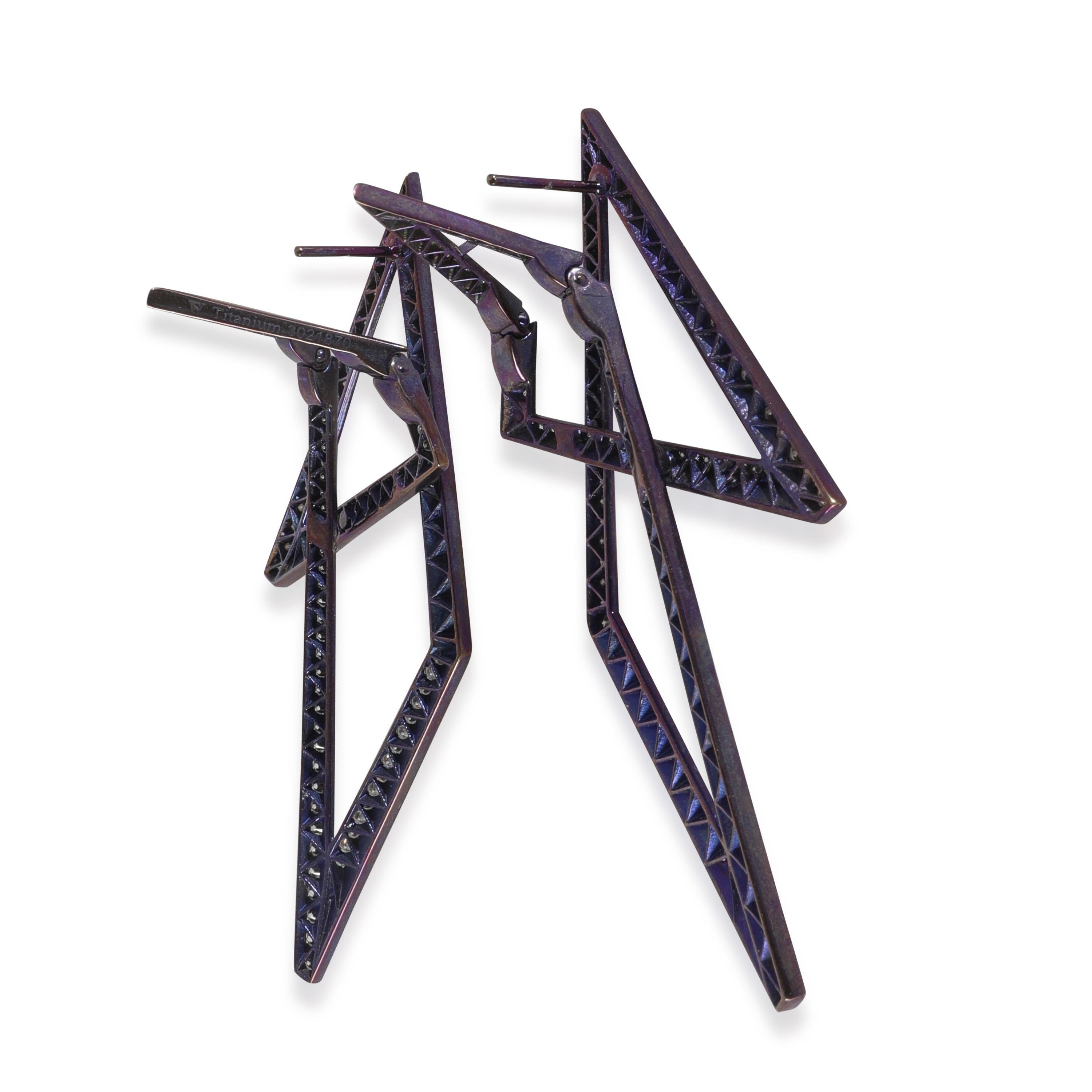 Stephen Webster Orecchini infiniti in titanio viola con diamante Vertigo In condizioni ottime in vendita a New York, NY