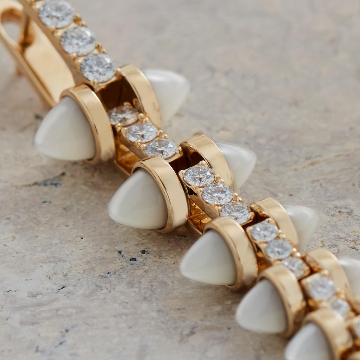 Stiletto-Ohrringe aus russischem Roulette-Perlmutt und Diamanten von Stephen Webster (Zeitgenössisch) im Angebot