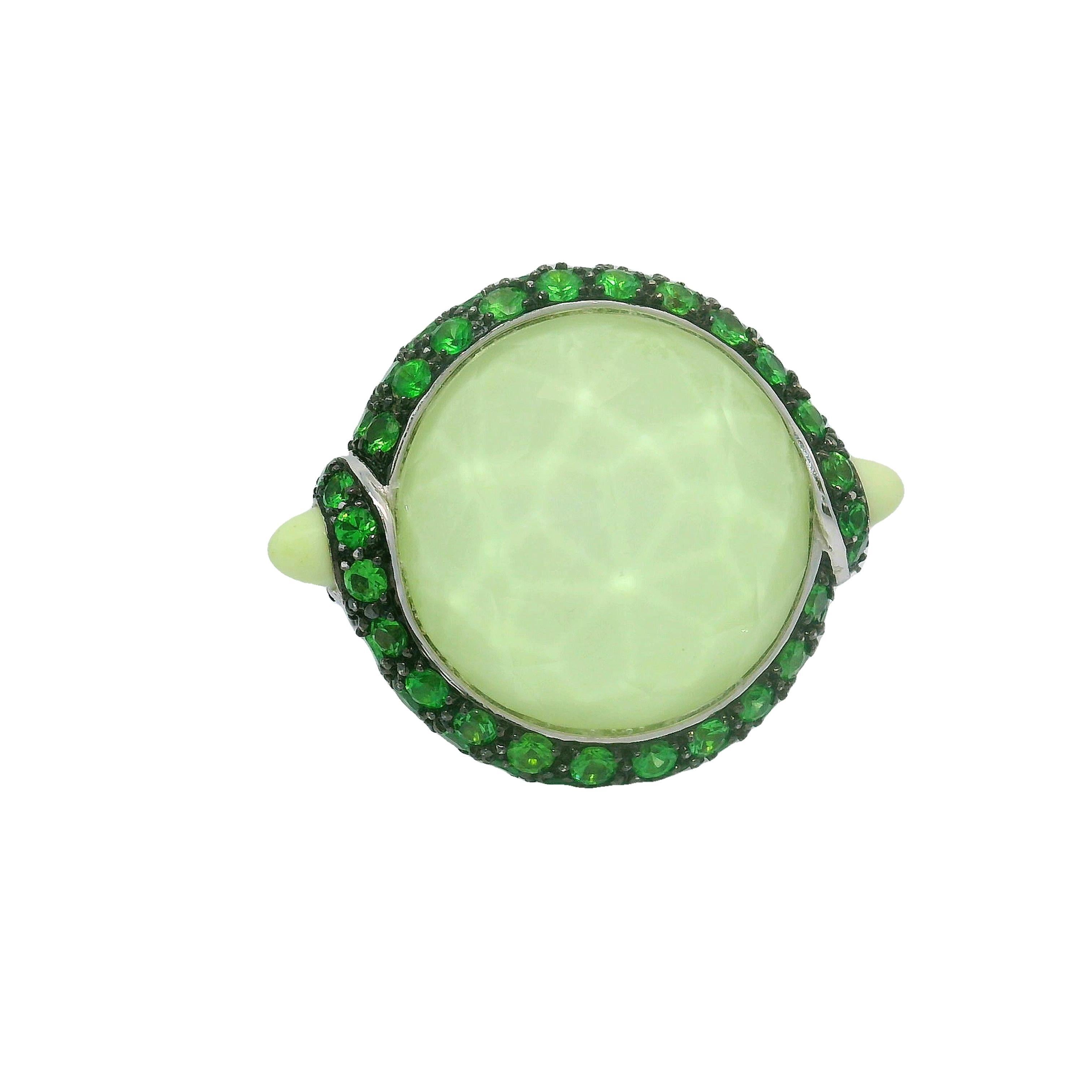 Contemporain Stephen Webster, bague en or blanc 18 carats, grenat tsavorite et quartz en vente