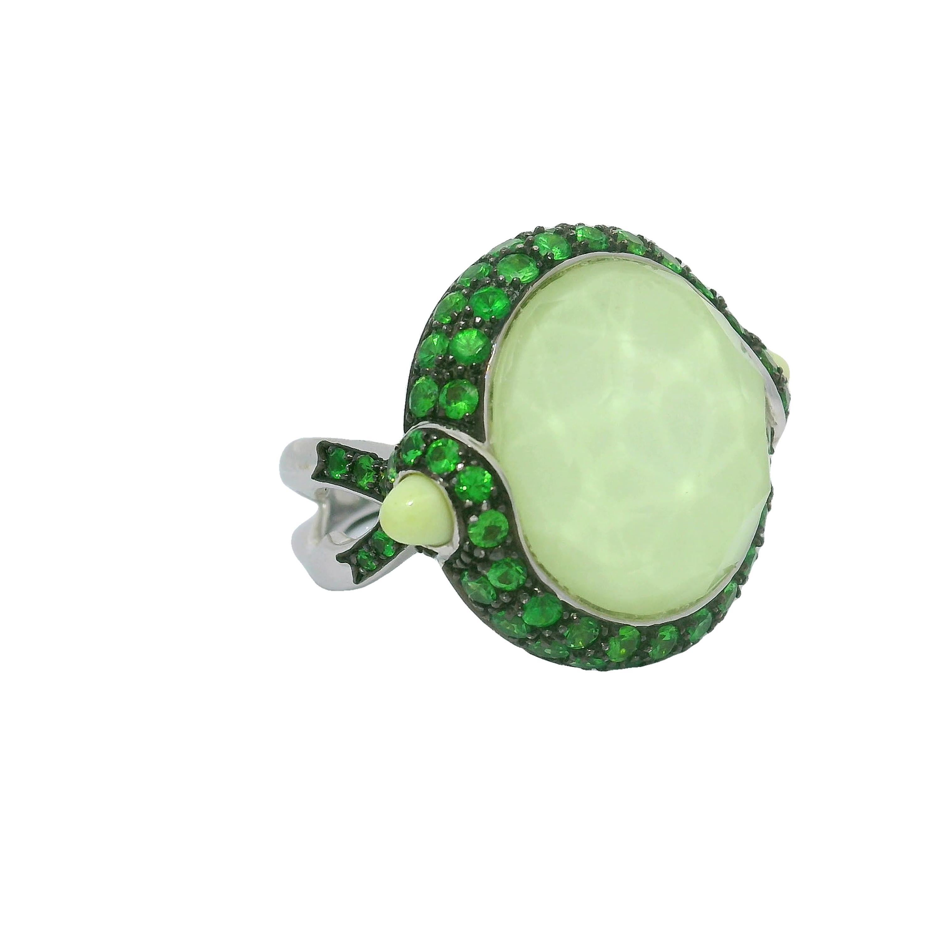 Taille rose Stephen Webster, bague en or blanc 18 carats, grenat tsavorite et quartz en vente