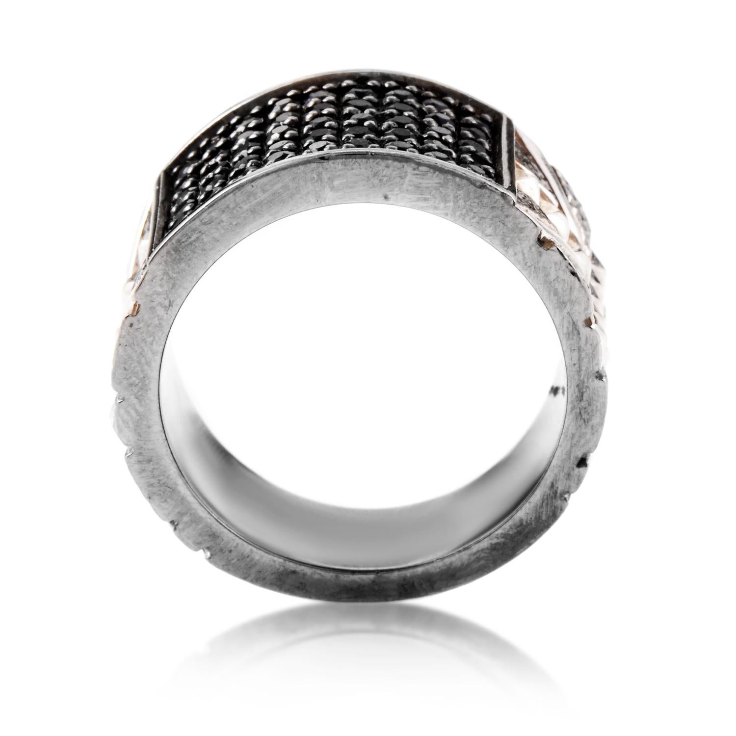 This marvelous ring boasts attractive offbeat appeal and exemplary materials, offering an exceptionally bold, masculine appearance. The ring is made of exquisite silver and weighs 15 grams. The ring is presented by Stephen Webster and designed for