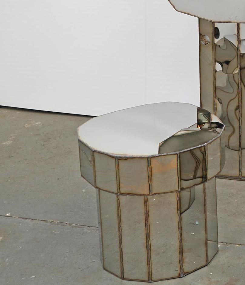 Sgabello Steele in acciaio inox saldato lucidato a specchio di Julian Mayor
Edizione limitata di 8 + 4AP.
Dimensioni: P 46 x L 46 x H 45 cm. 
Materiali: Acciaio inossidabile lucidato a specchio.

Julian Mayor è un artista e designer britannico
