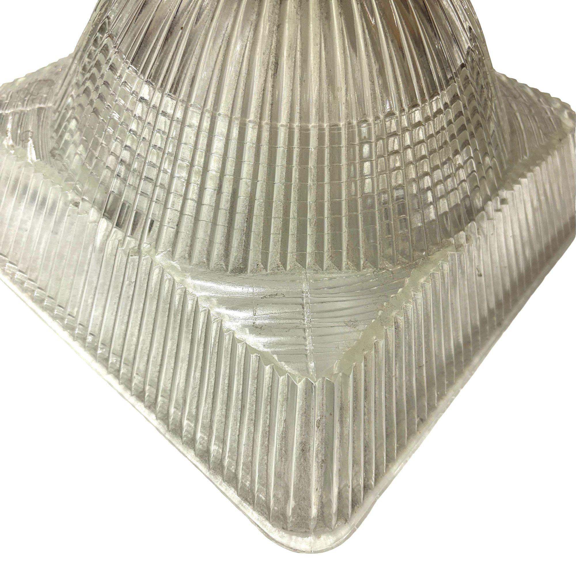 Metà XX secolo Ciondolo quadrato Holophane a gradini con luce a soffitto cromata in vendita