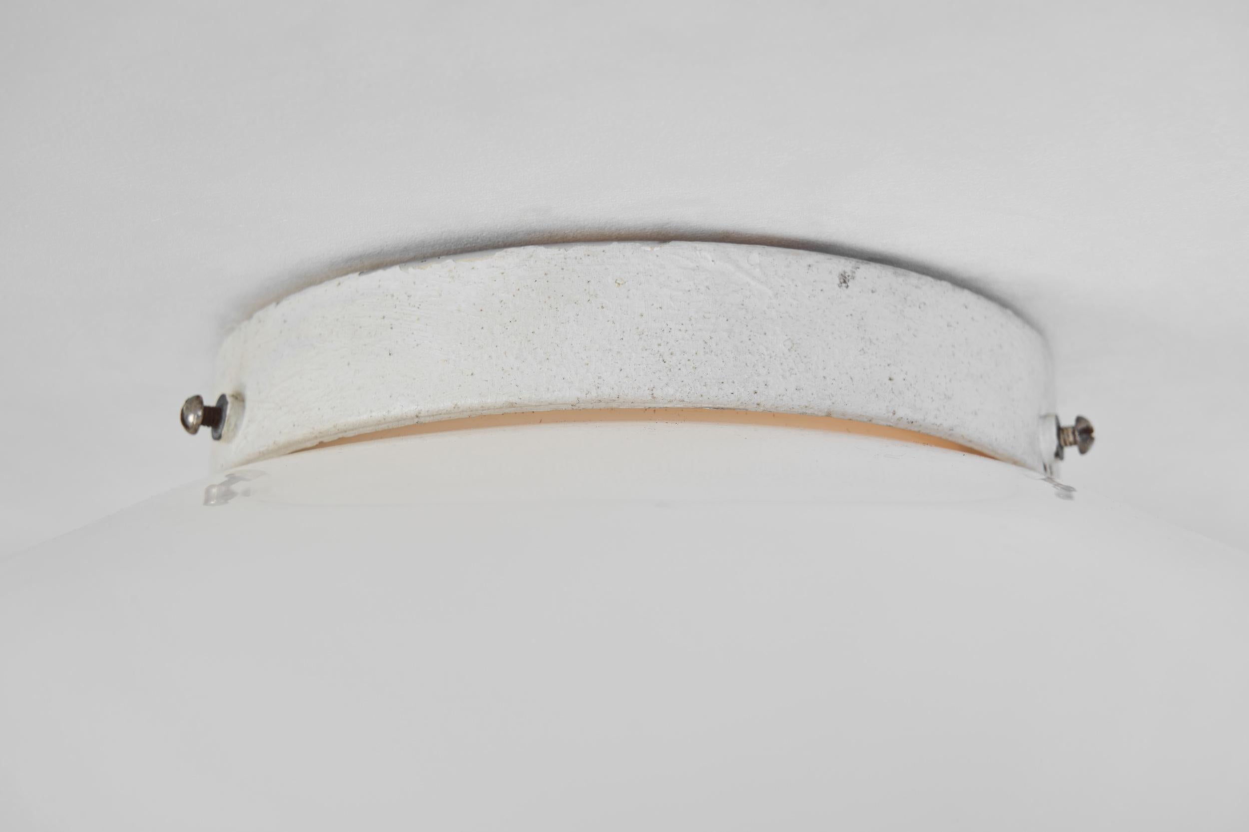Monture encastrée en verre opale à gradins par Taito, Finlande, milieu du 20e siècle en vente 2