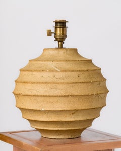 Lampe de table en argile « Terre Chamotée » à motifs en escalier - France, années 1980