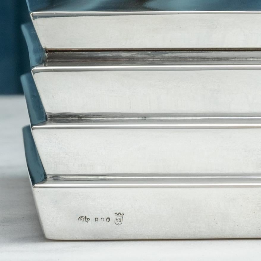 Boîte en argent à gradins, Circa 1930 en vente 2