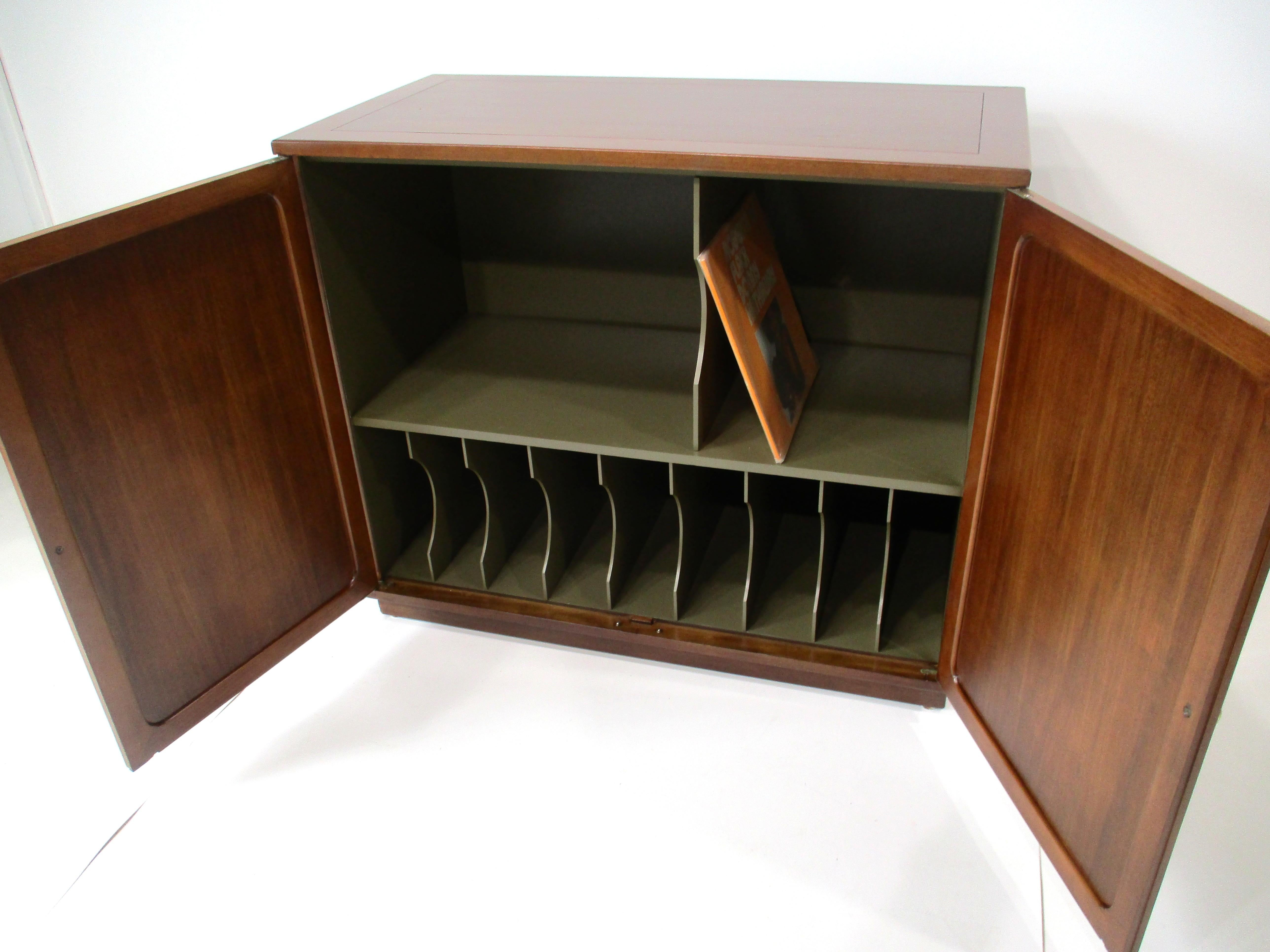 Mobile per dischi stereo di Edward Wormley / Drexel in vendita 4