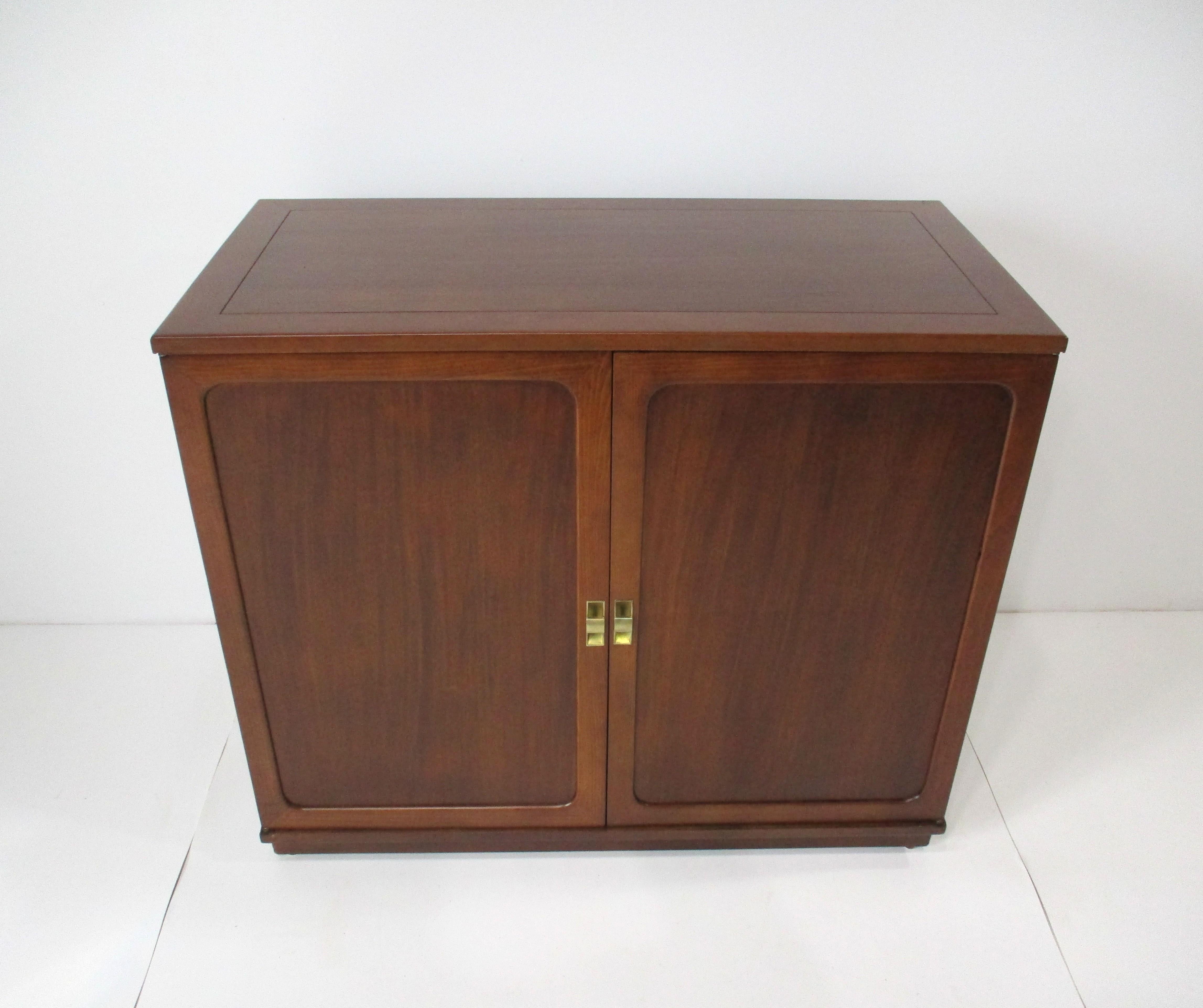 Mobile per dischi stereo di Edward Wormley / Drexel in vendita 5