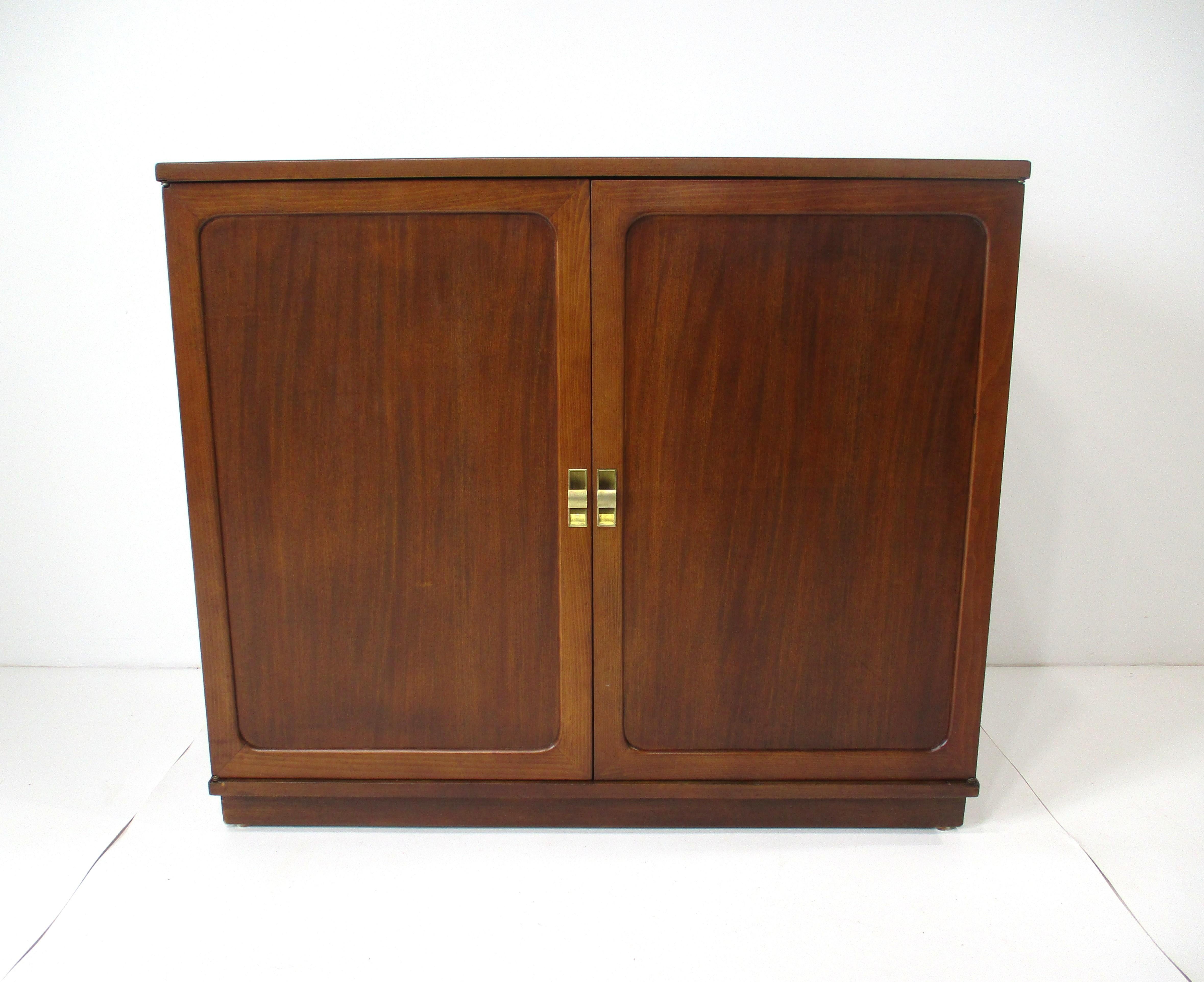 Mobile per dischi stereo di Edward Wormley / Drexel in vendita 6