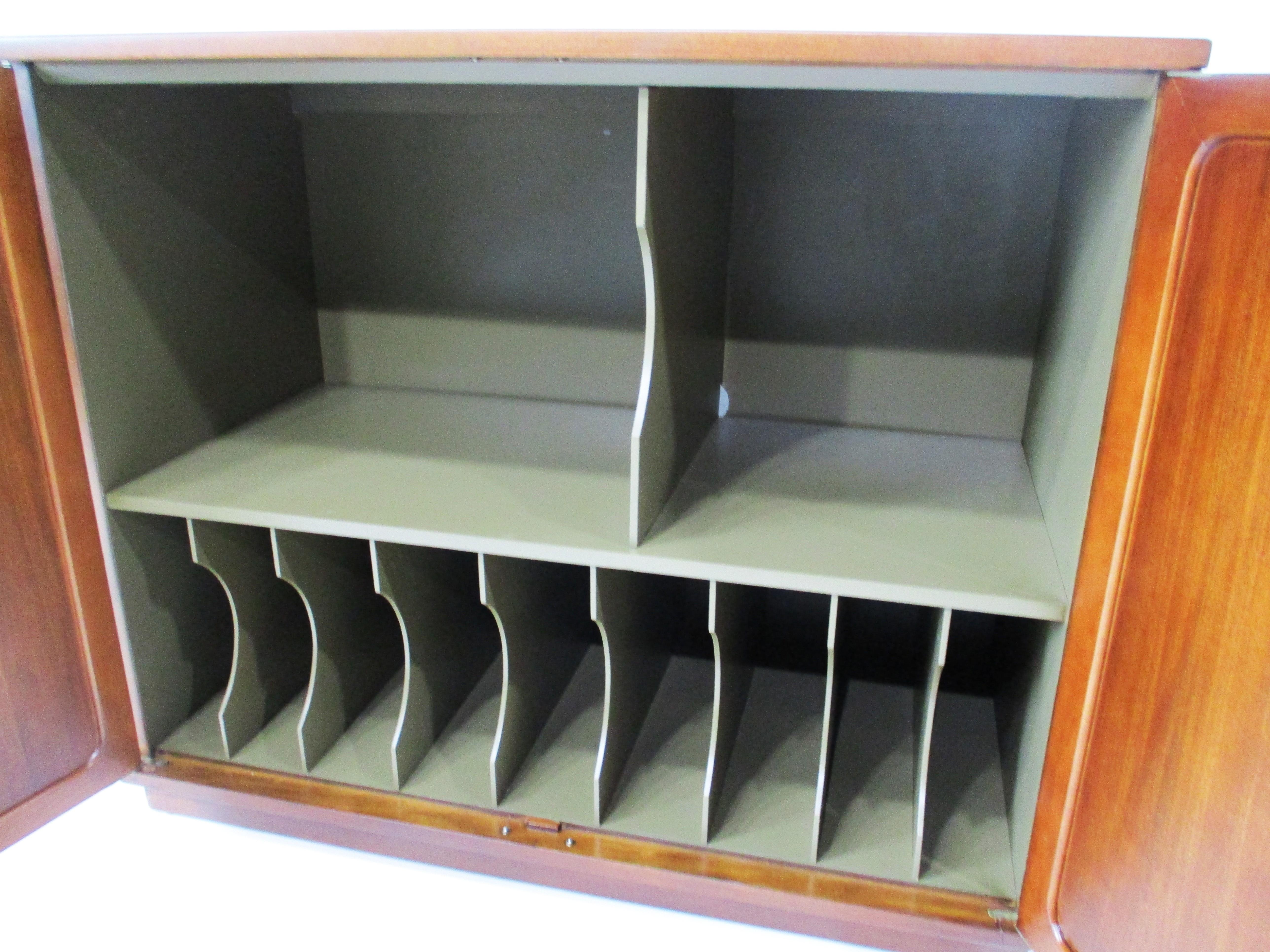 XX secolo Mobile per dischi stereo di Edward Wormley / Drexel in vendita