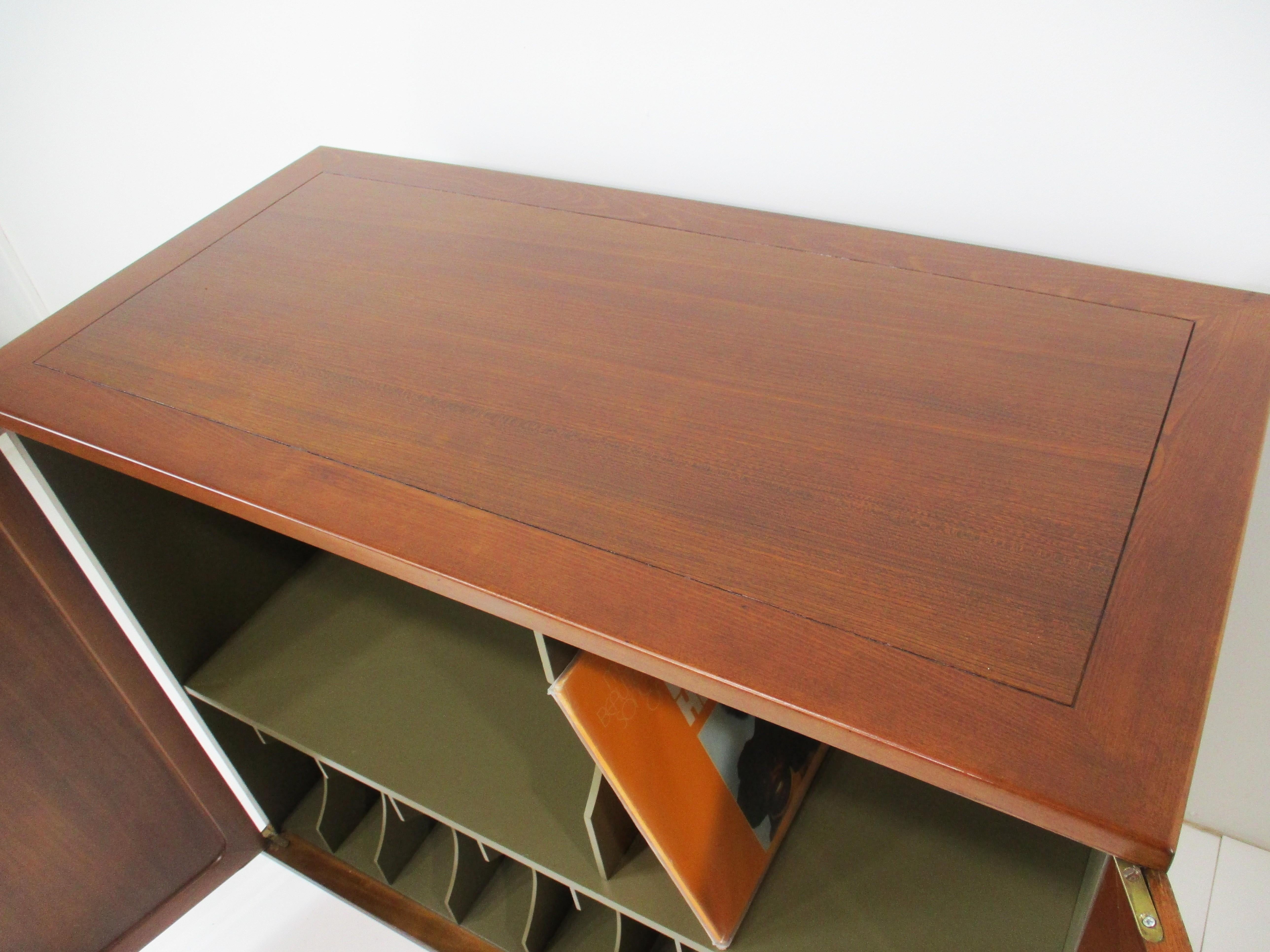 Mobile per dischi stereo di Edward Wormley / Drexel in vendita 1