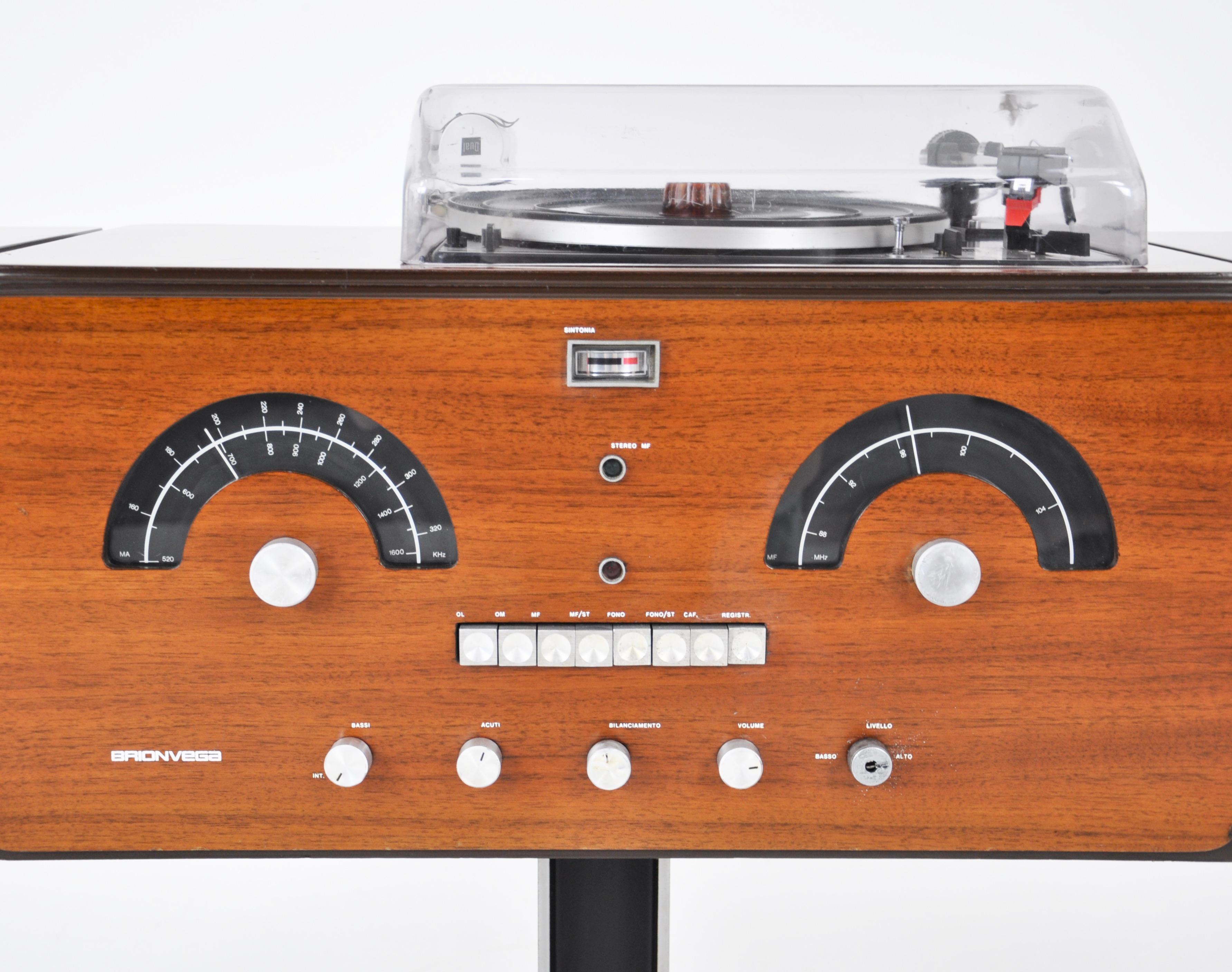 Stereo RR-126  radio by Pier Giacomo & Achille Castiglioni for Brionvega, 1960s For Sale 2