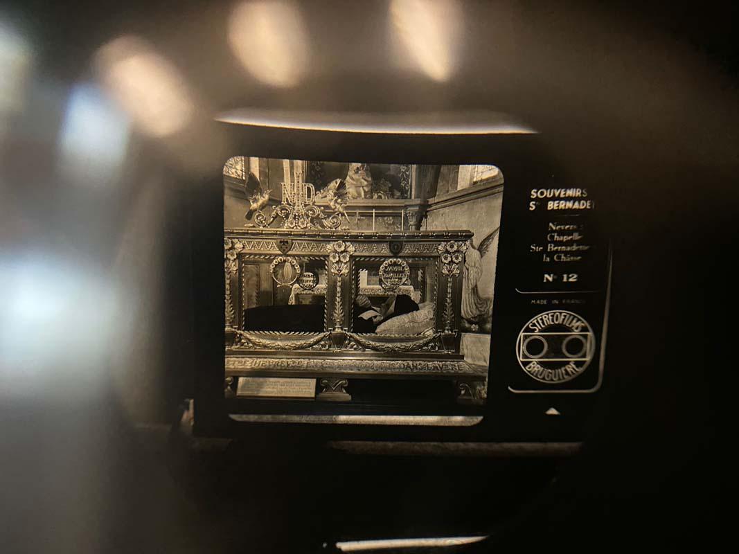Stereoscope by Unis France, France, circa 1910 4