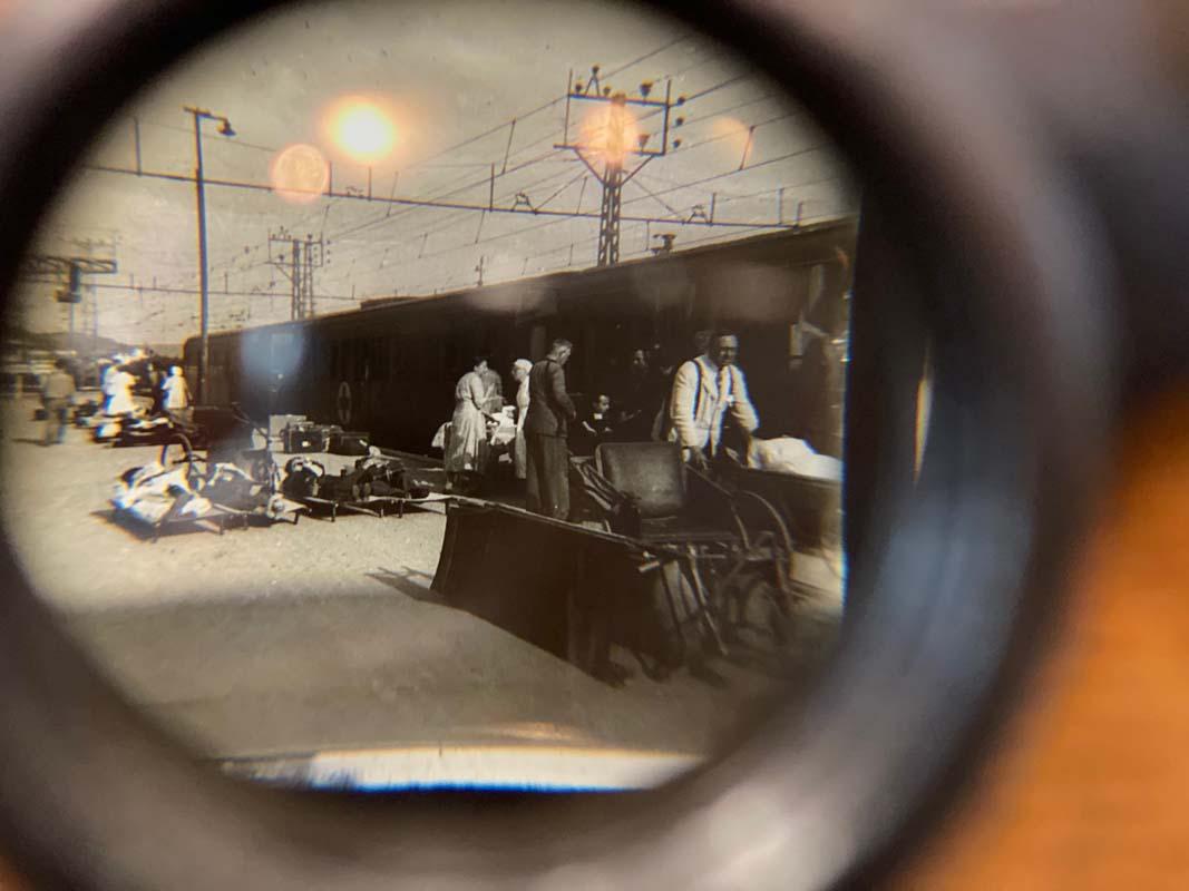 Stereoscope by Unis France, France, circa 1910 1