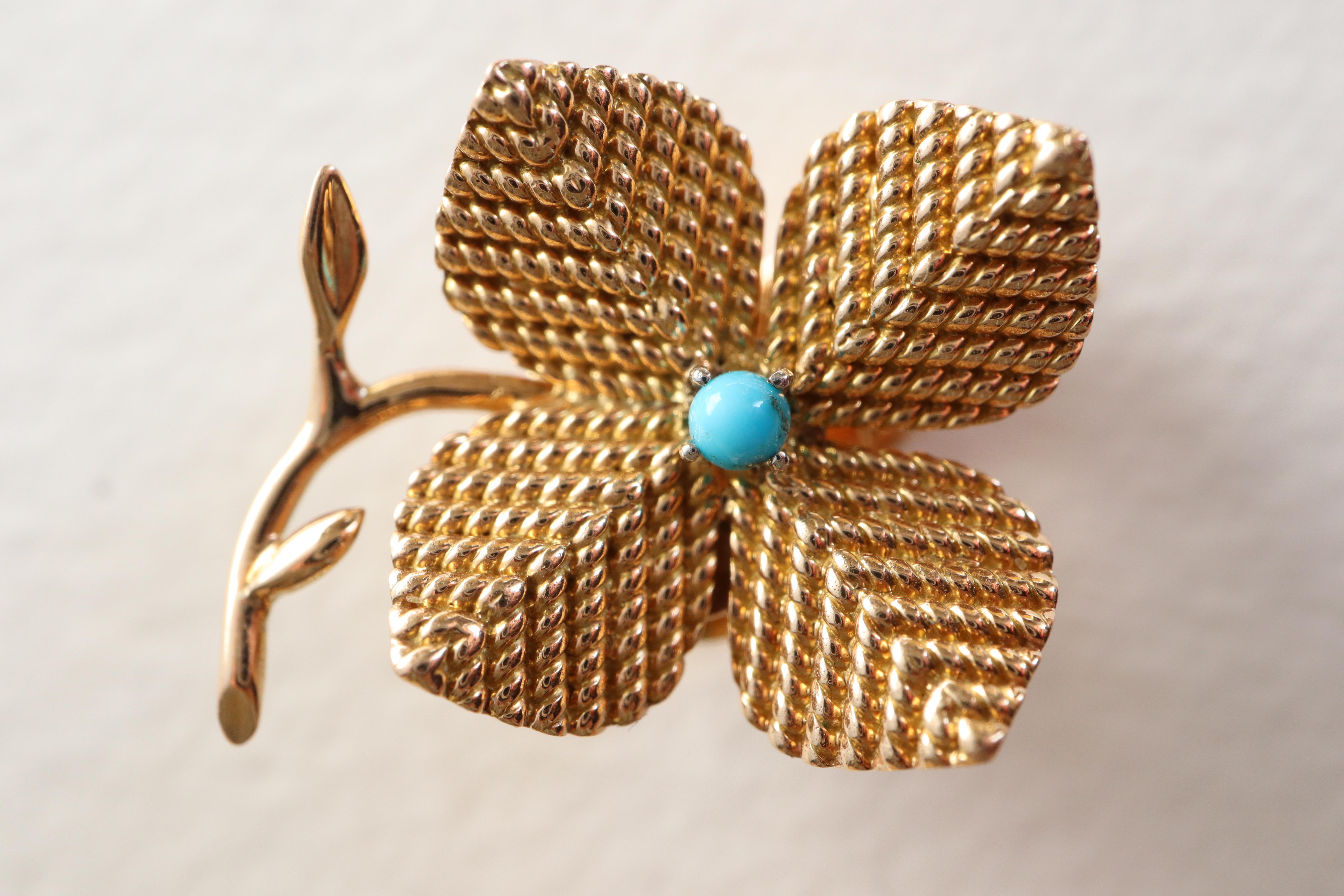 Sterlé Flower Clip Earrings in 18 Carat Yellow Gold and Turquoise In Good Condition For Sale In Paris, FR