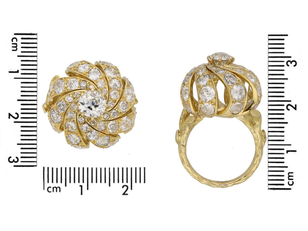 Anillo de cóctel de diamantes Sterle de París, hacia 1970 en venta 1